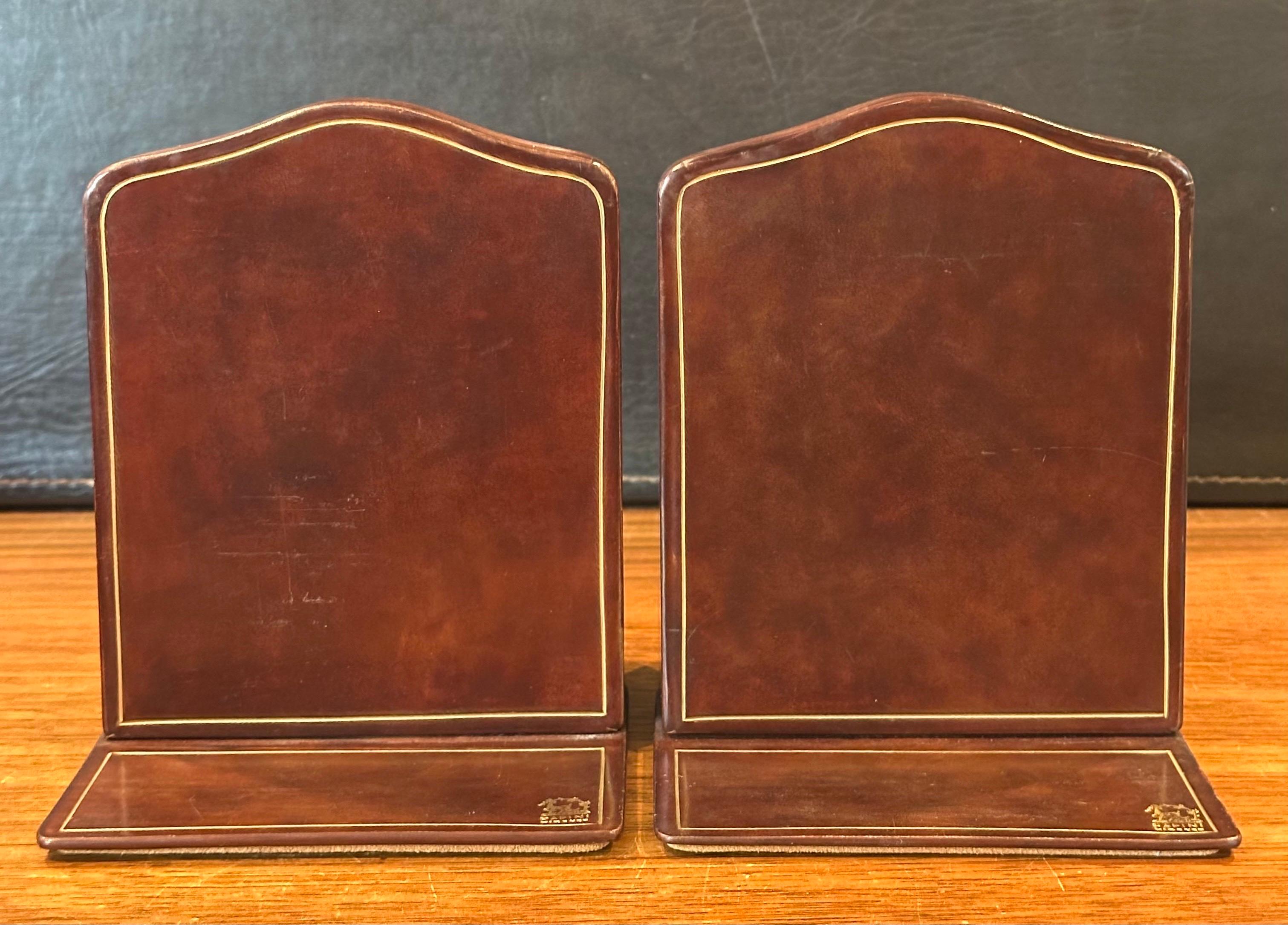 Pair of Vintage Leather Bookends by Papini of Firenze For Sale 4