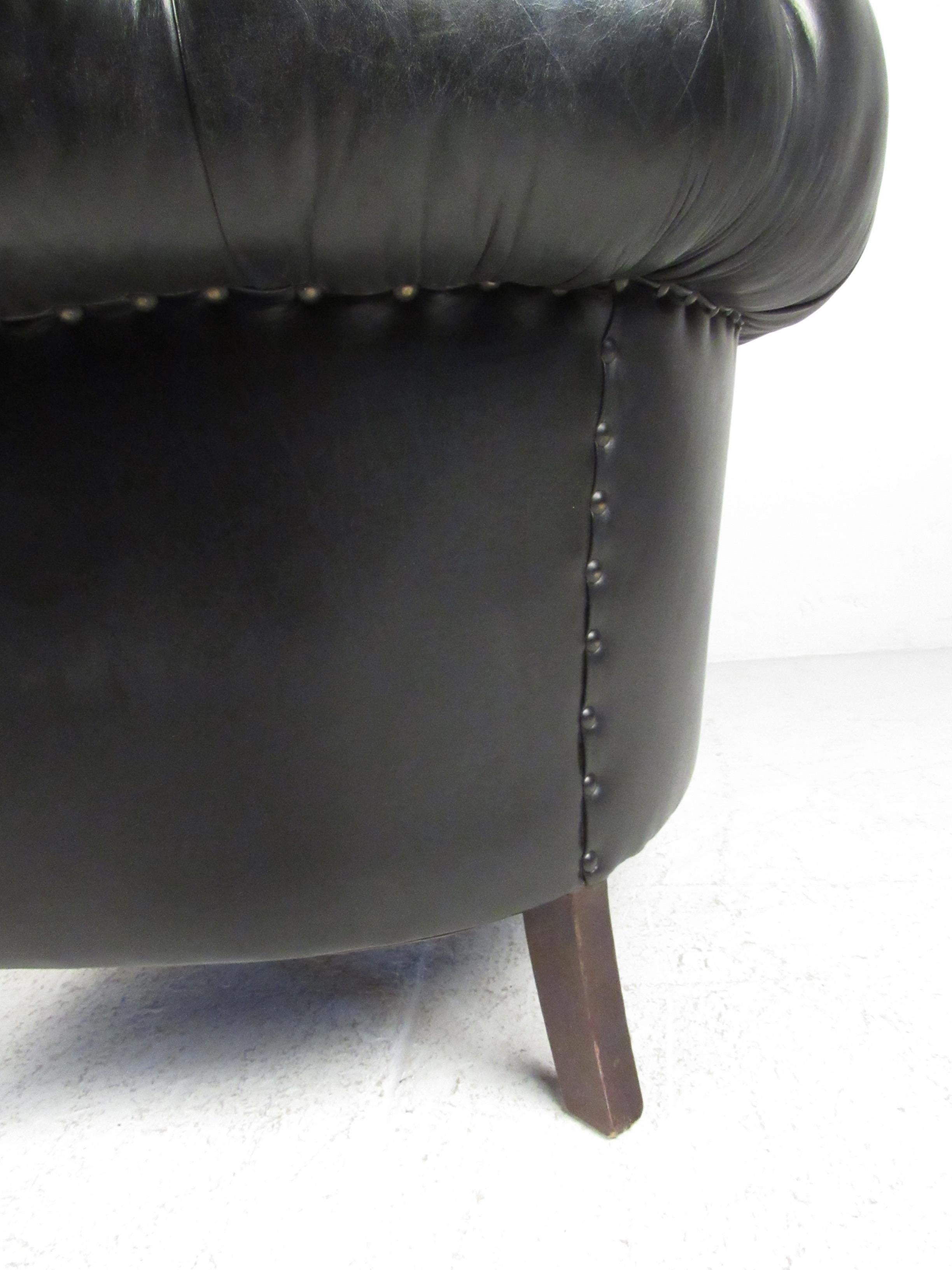 Pair of Vintage Leather Chesterfield Club Chairs 8