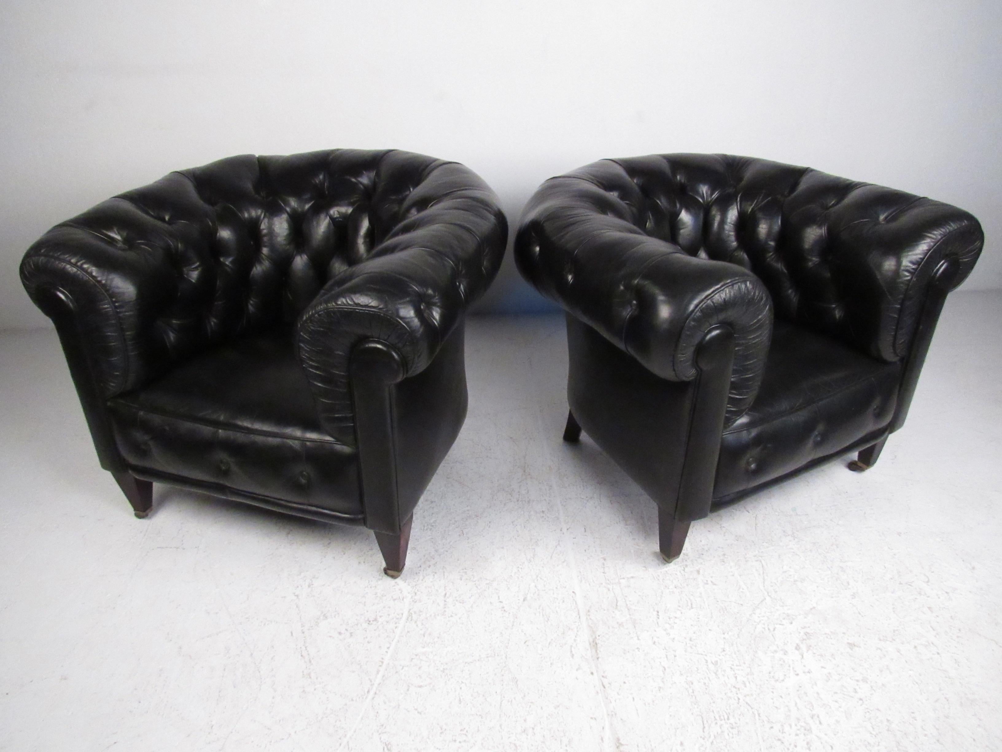 Paar Vintage-Lederstühle aus Chesterfield Club Chairs im Zustand „Gut“ in Brooklyn, NY