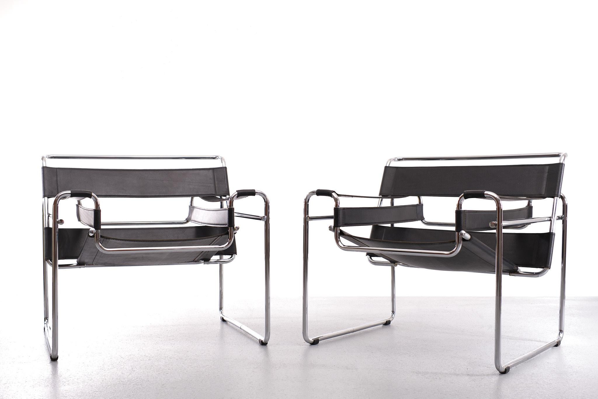 Pair of Vintage Leather & Chrome Wassily Armchairs 1970s In Good Condition In Den Haag, NL