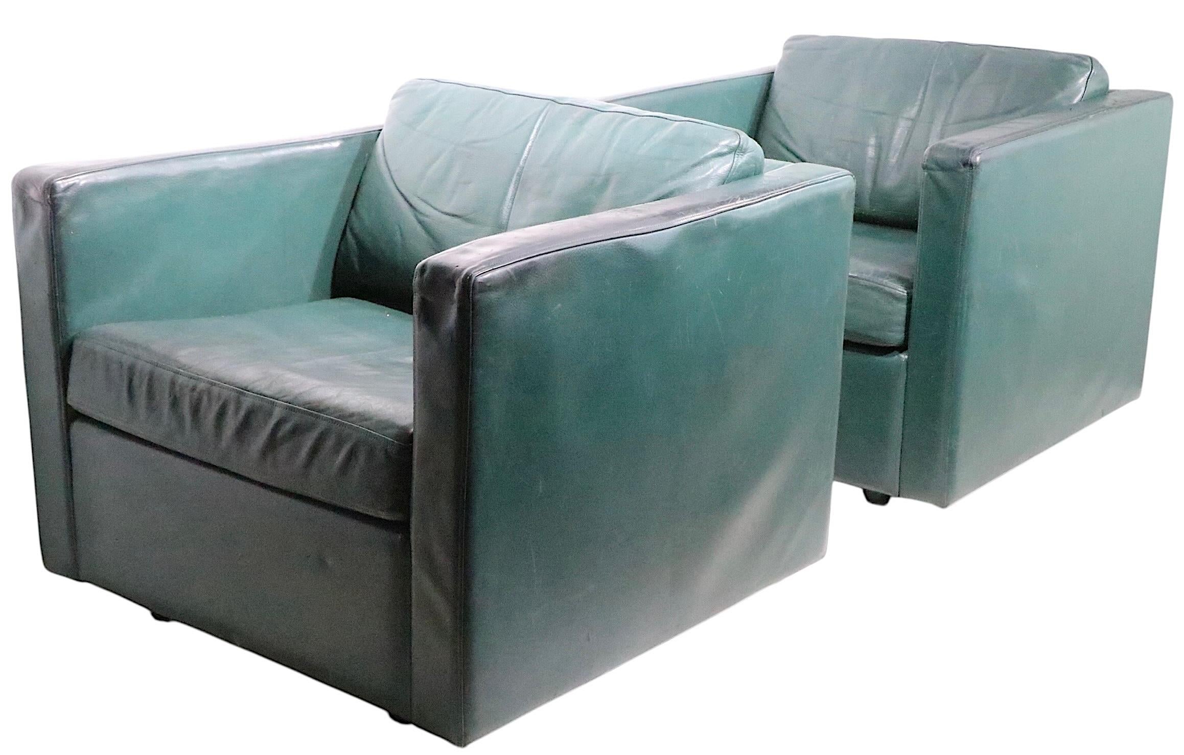 Paire de cubes en cuir vintage  Fauteuils club de Metropolitan c.I.C. en vente 5