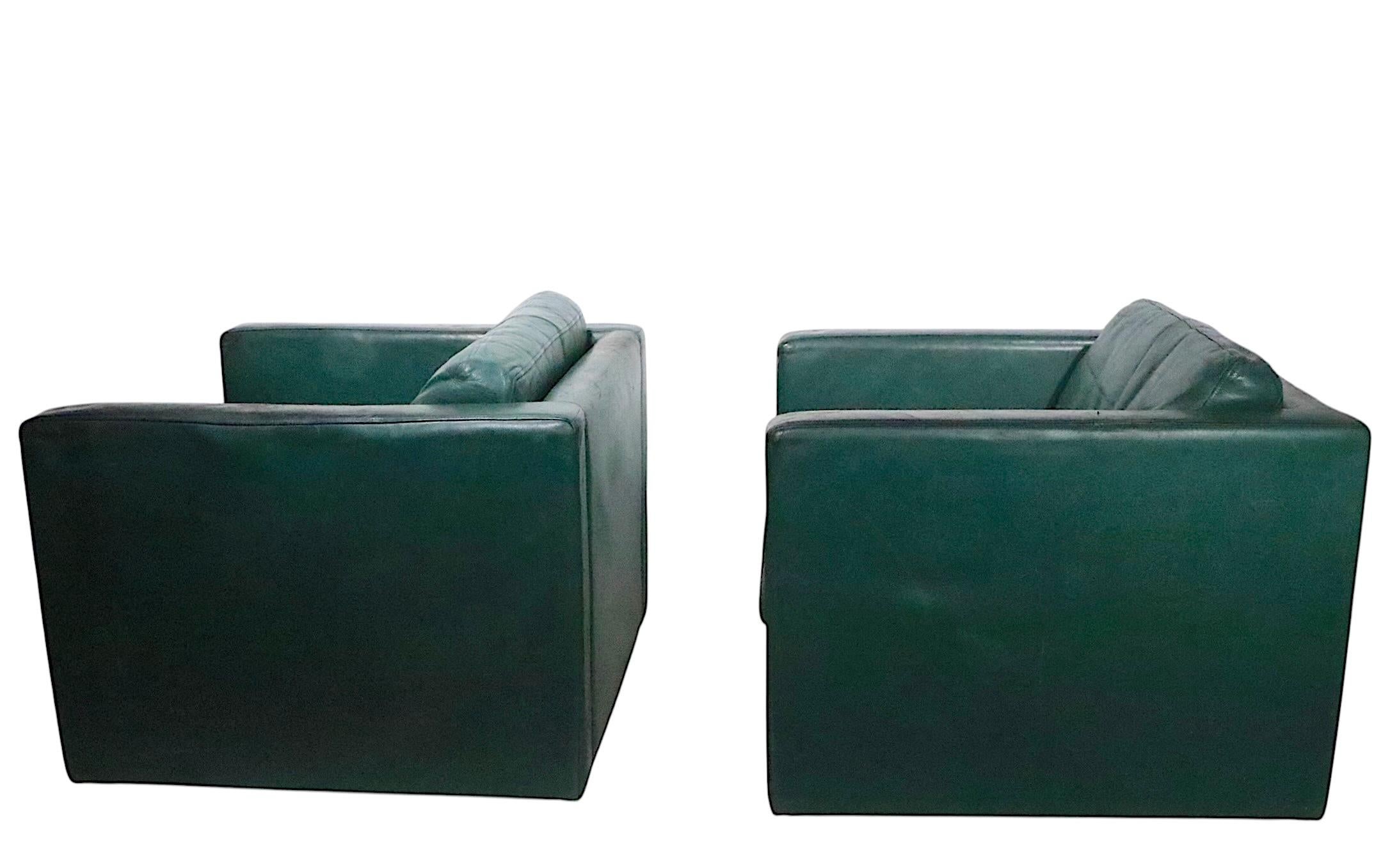 Paire de cubes en cuir vintage  Fauteuils club de Metropolitan c.I.C. en vente 11