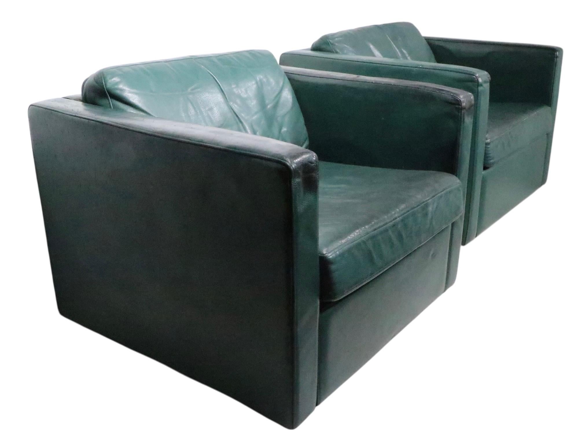 Paire de cubes en cuir vintage  Fauteuils club de Metropolitan c.I.C. en vente 12