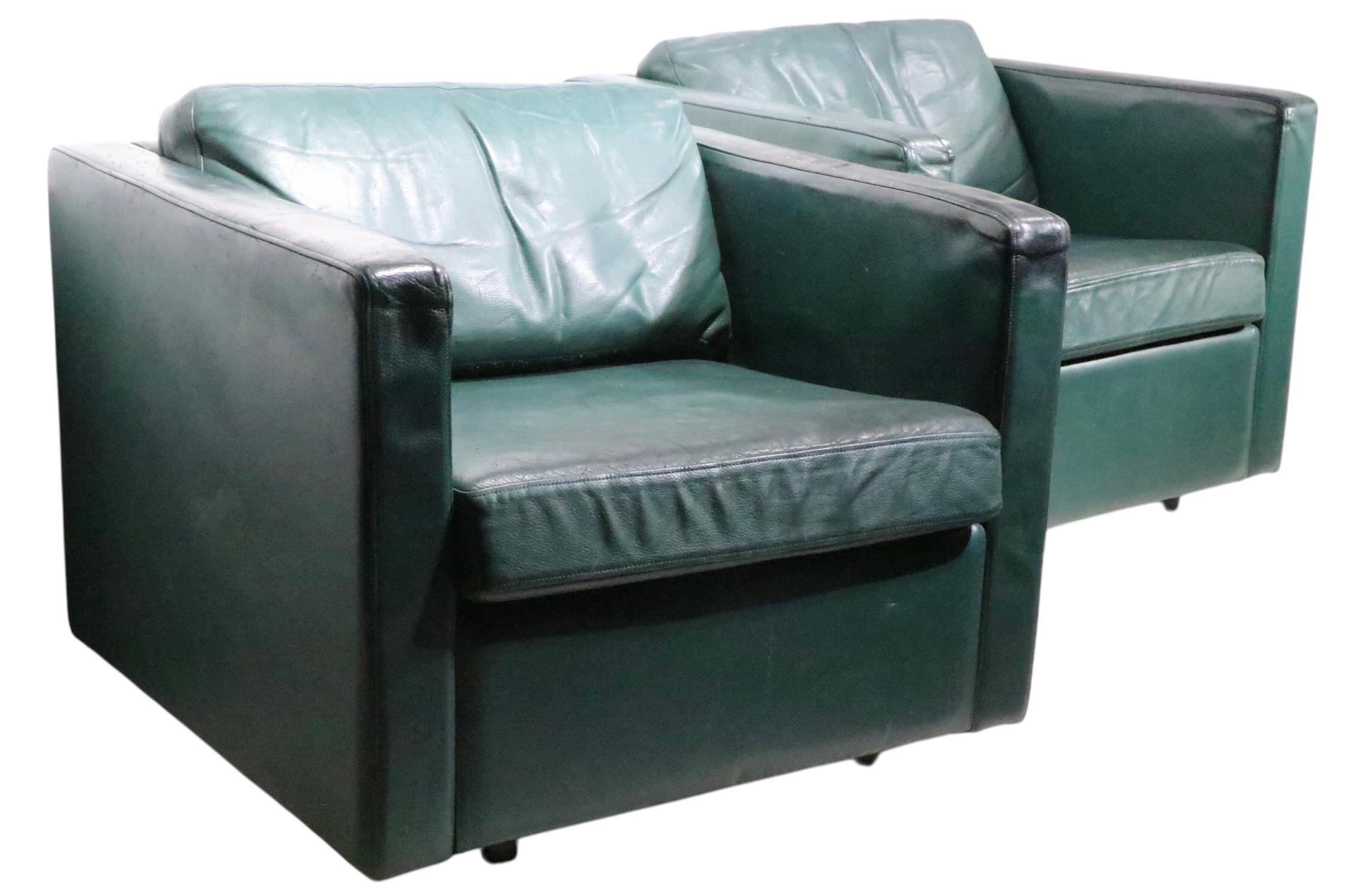 Paire de cubes en cuir vintage  Fauteuils club de Metropolitan c.I.C. en vente 13