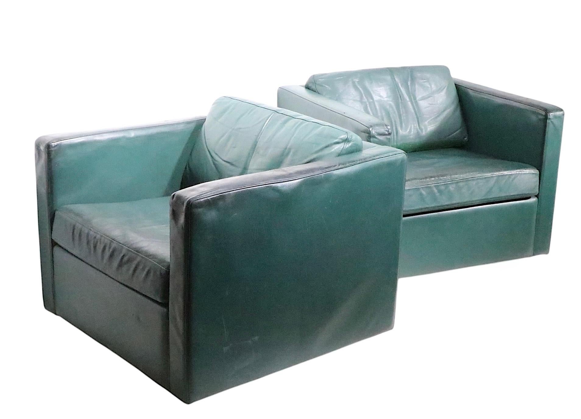 Paire de cubes en cuir vintage  Fauteuils club de Metropolitan c.I.C. en vente 2