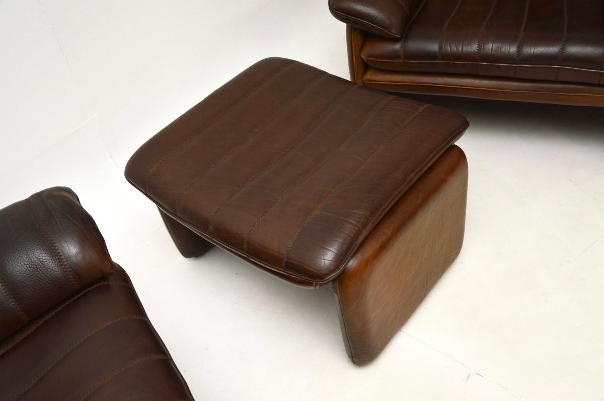 Coppia di poltrone e sgabello DS 86 in pelle vintage di De Sede in vendita 4