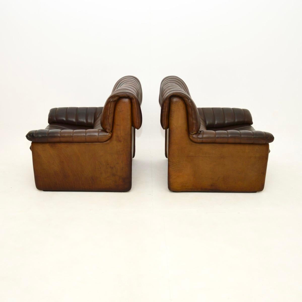 Coppia di poltrone e sgabello DS 86 in pelle vintage di De Sede In condizioni buone in vendita a London, GB