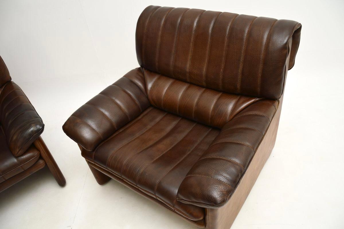 Coppia di poltrone e sgabello DS 86 in pelle vintage di De Sede in vendita 2