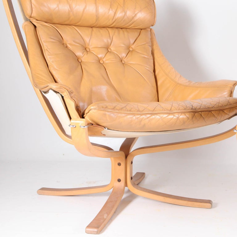 20th Century Pair of Vintage Leather 'Falcon' Bergeres by Sigurd Ressell For Sale
