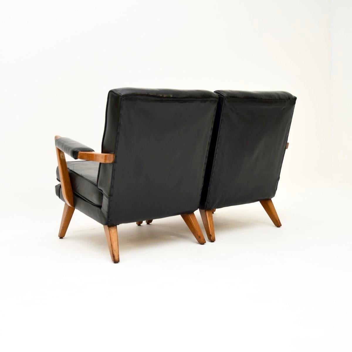 Paar G Plan Sessel aus Leder im Vintage-Stil / Zweisitzer-Sofa aus Leder im Angebot 2