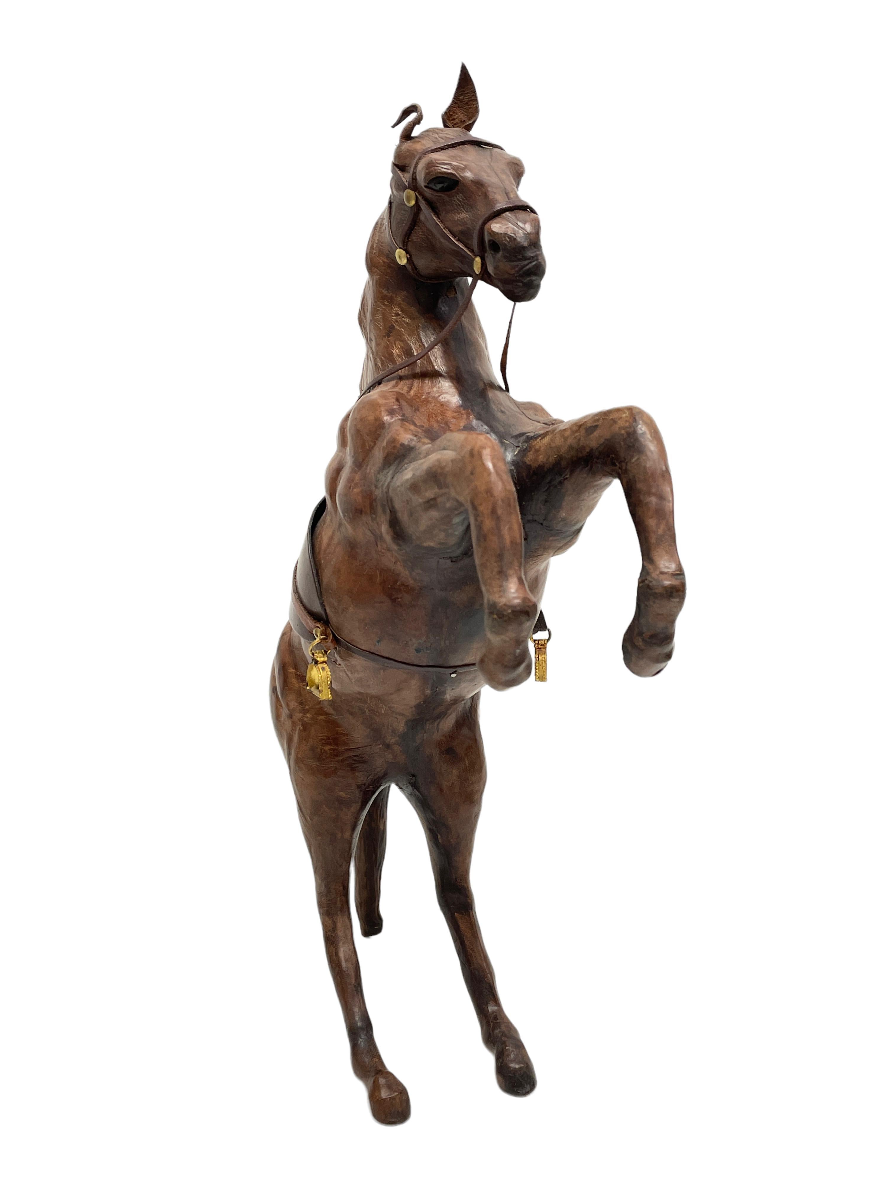 Américain Paire de chevaux vintage en cuir Sculpture moderne de Dimitri Omersa des années 1980 en vente