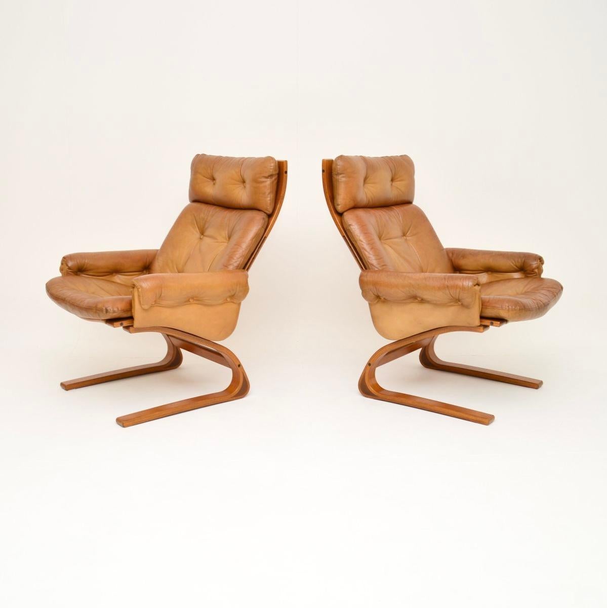 Mid-Century Modern Pair of Vintage Leather Kengu Armchairs by Elsa and Nordahl Solheim for Rykken For Sale