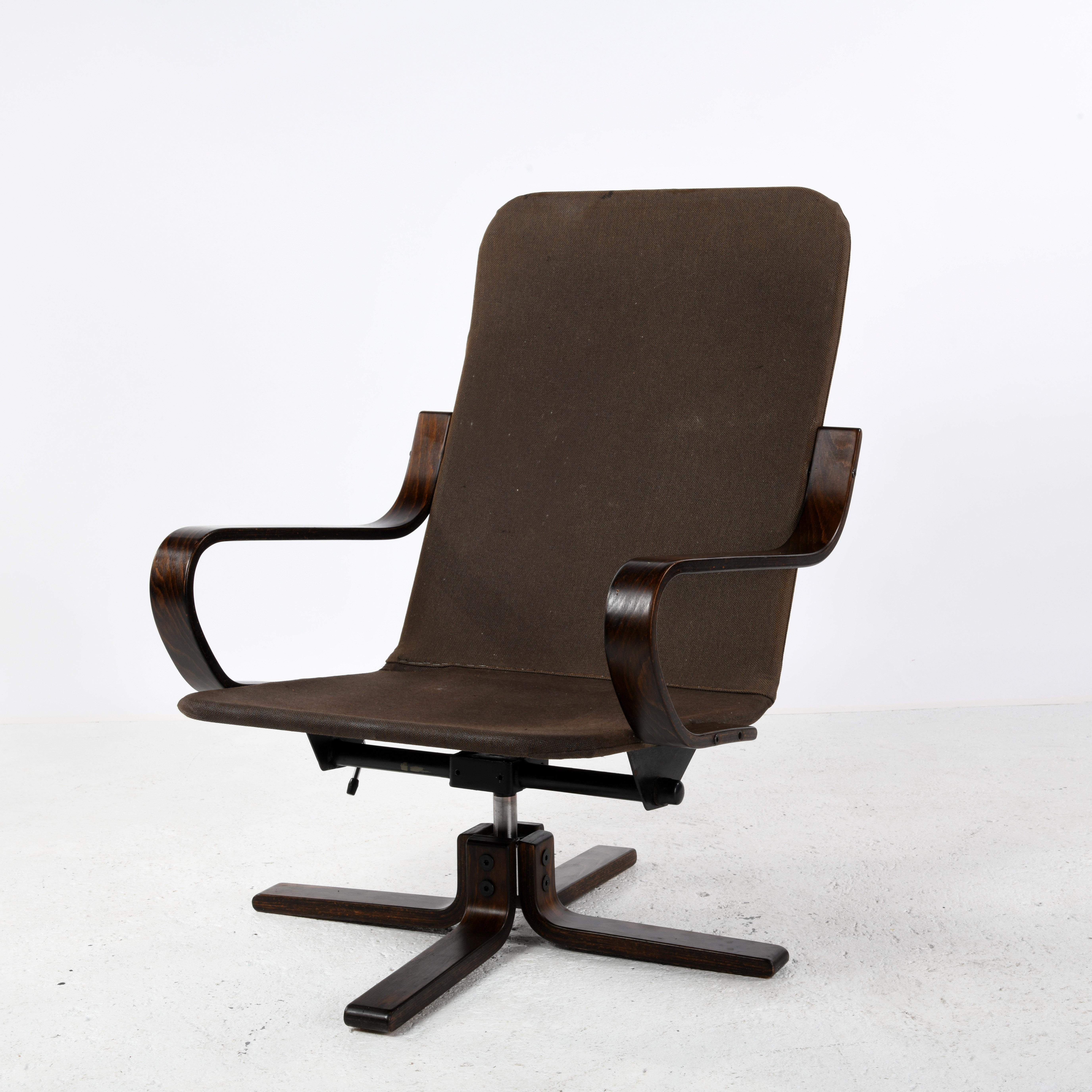 Late 20th Century Pair of vintage leather lounge chairs