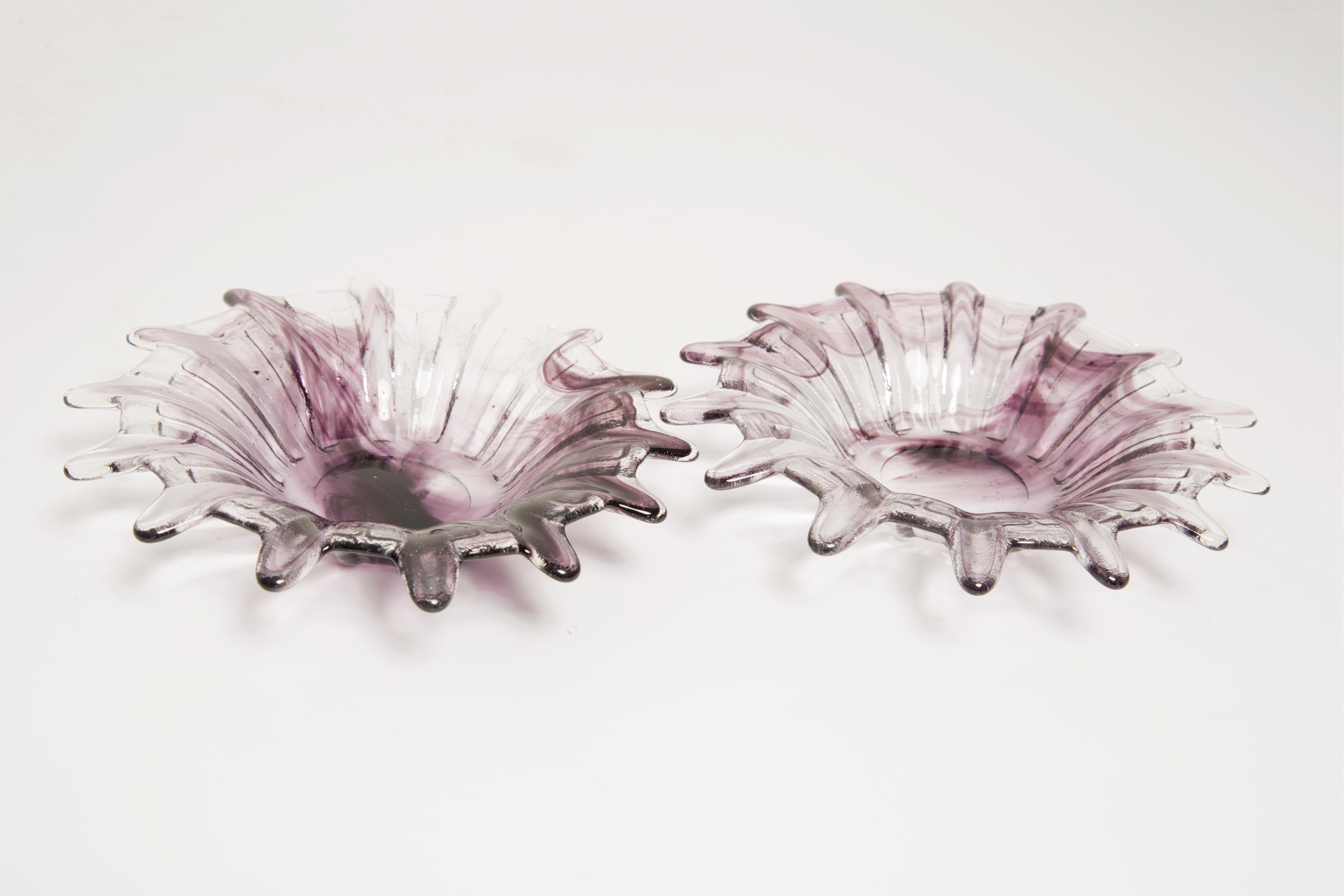 Mid-Century Modern Pair of Vintage Light Purple Decorative Glass Plates, Bowls, Italy, 1960s For Sale