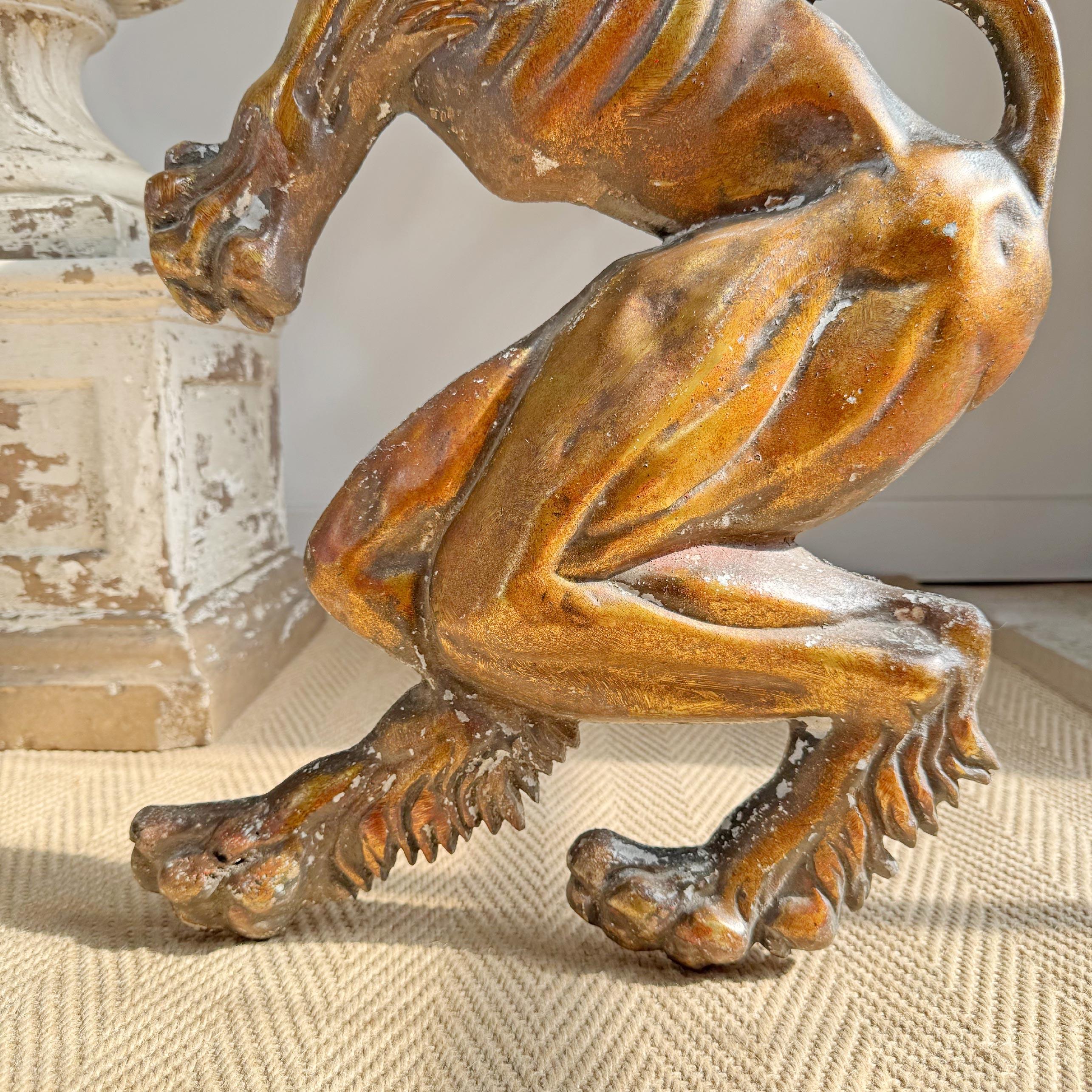 Paar Vintage Lion Wandtafeln im Angebot 5