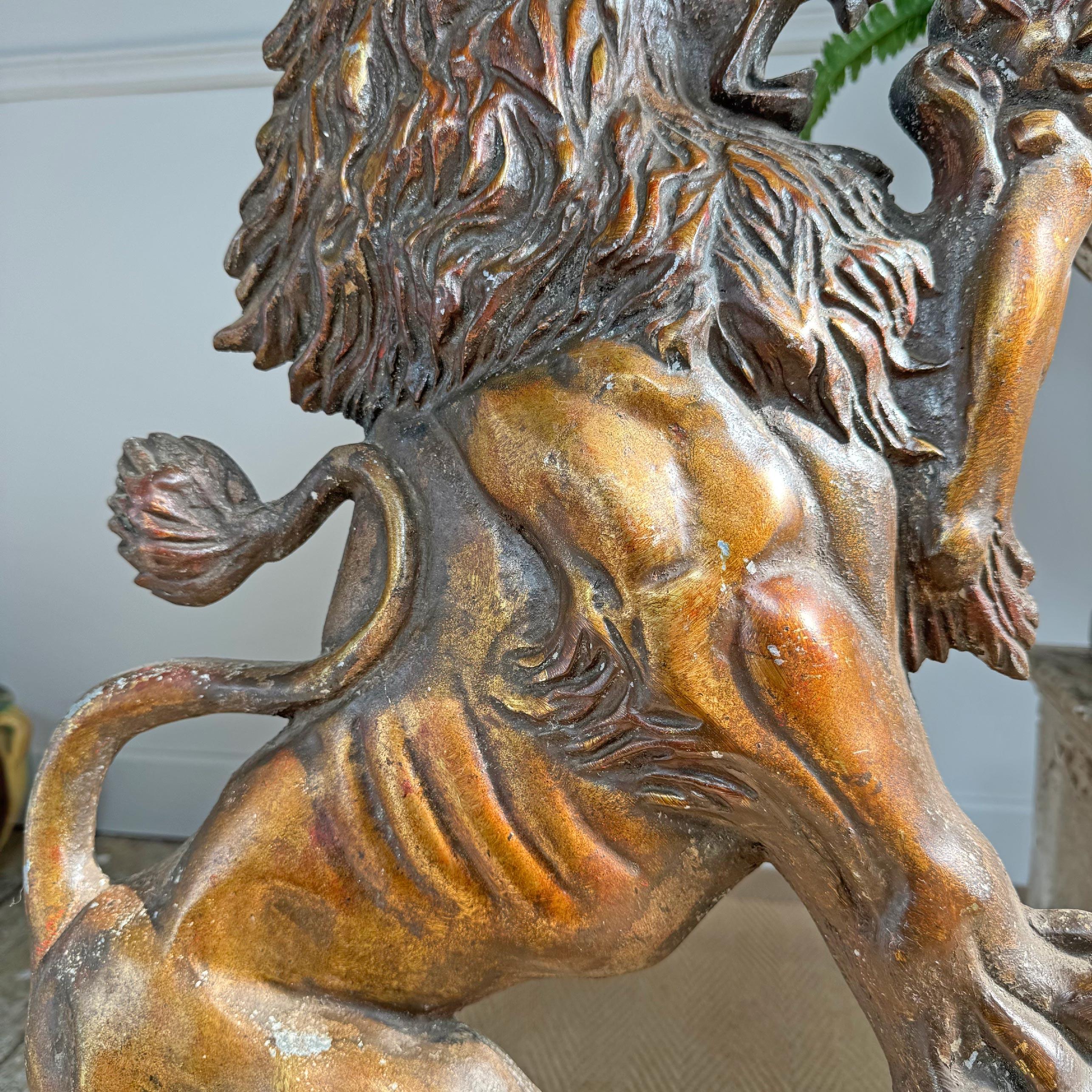 Paar Vintage Lion Wandtafeln im Angebot 6