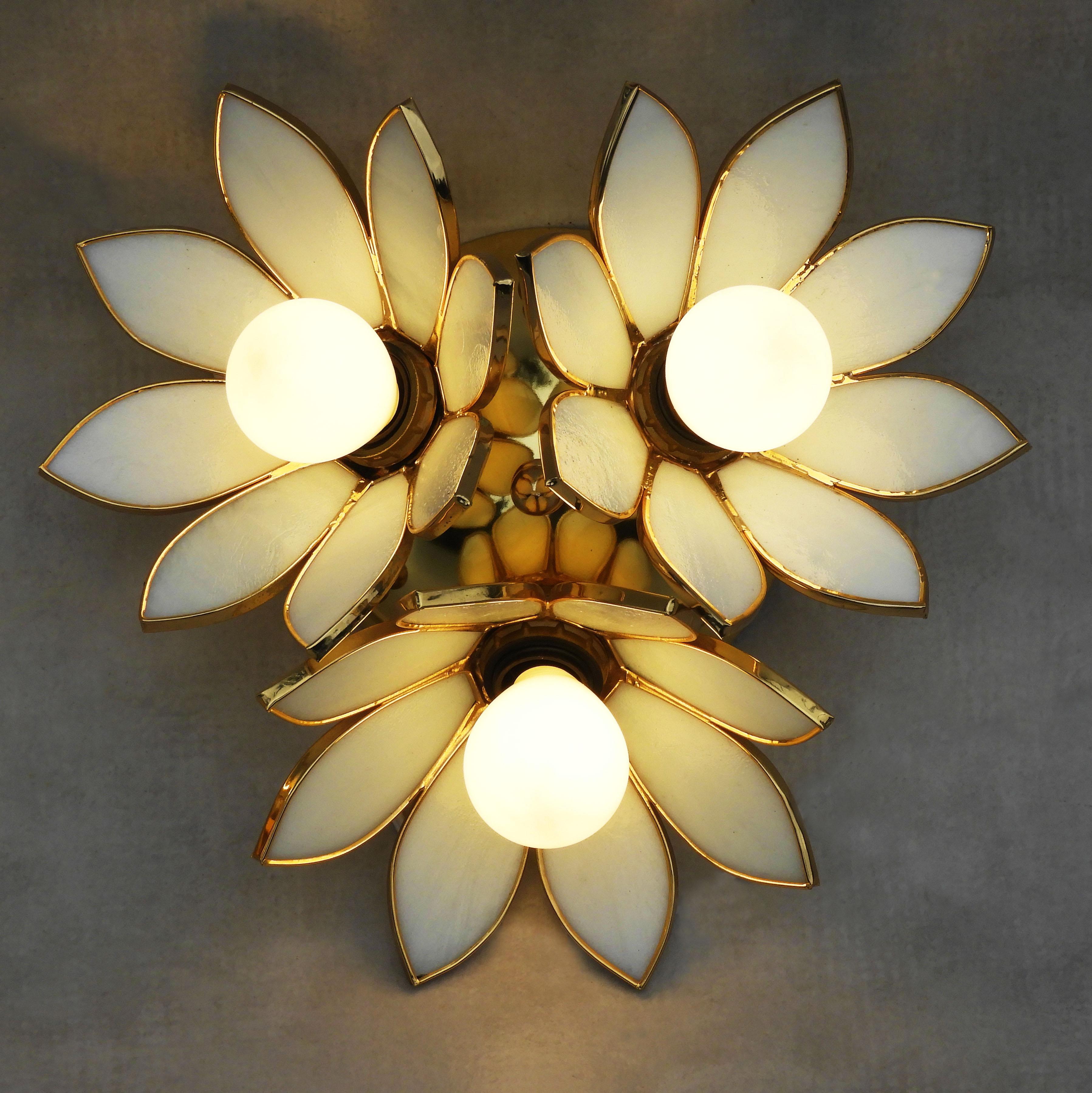 Pair of Vintage Lotus Flower Lights, c1980 France In Good Condition In Trensacq, FR