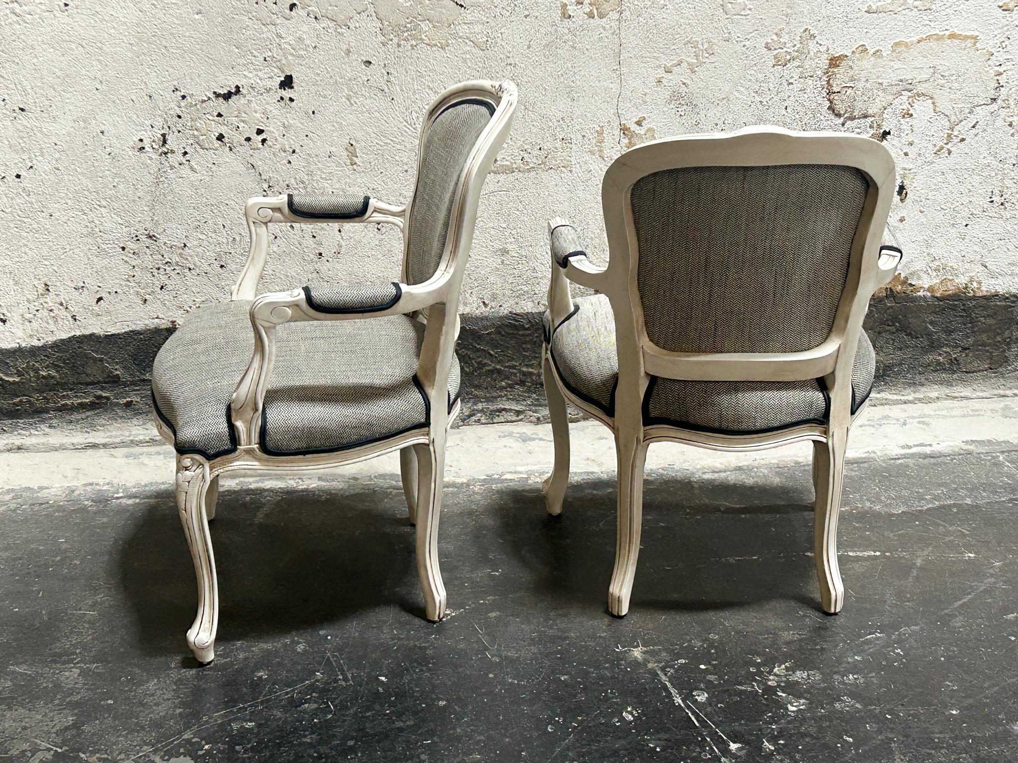 Lacquered Pair of Vintage Louis XV French Rococo Fauteuil Chairs - Fully Restored For Sale