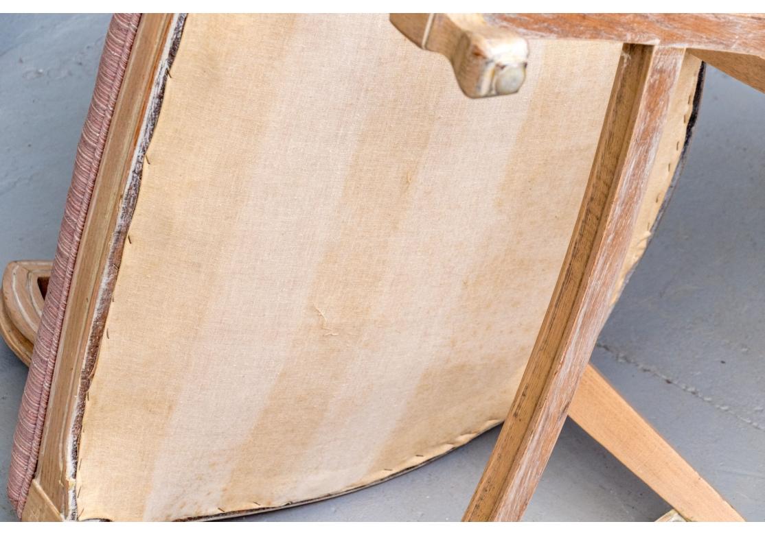 Pair Of Vintage Hollywood Regency Style Armchairs im Angebot 6