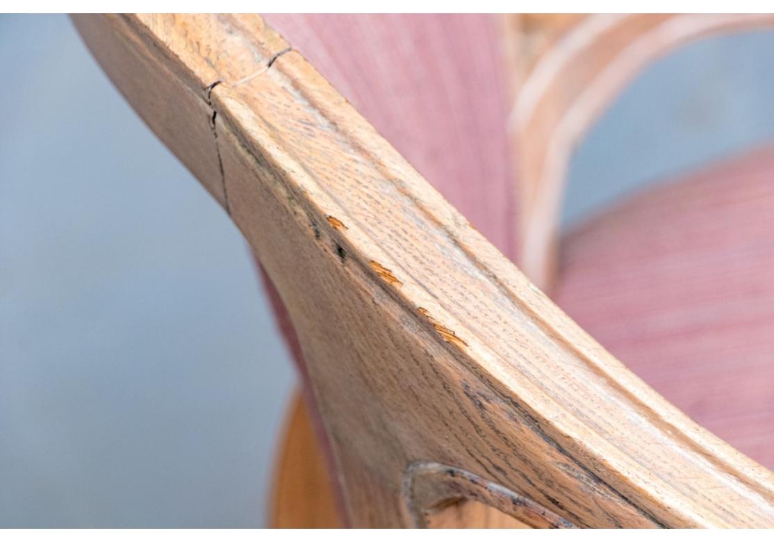 Pair Of Vintage Hollywood Regency Style Armchairs (20. Jahrhundert) im Angebot