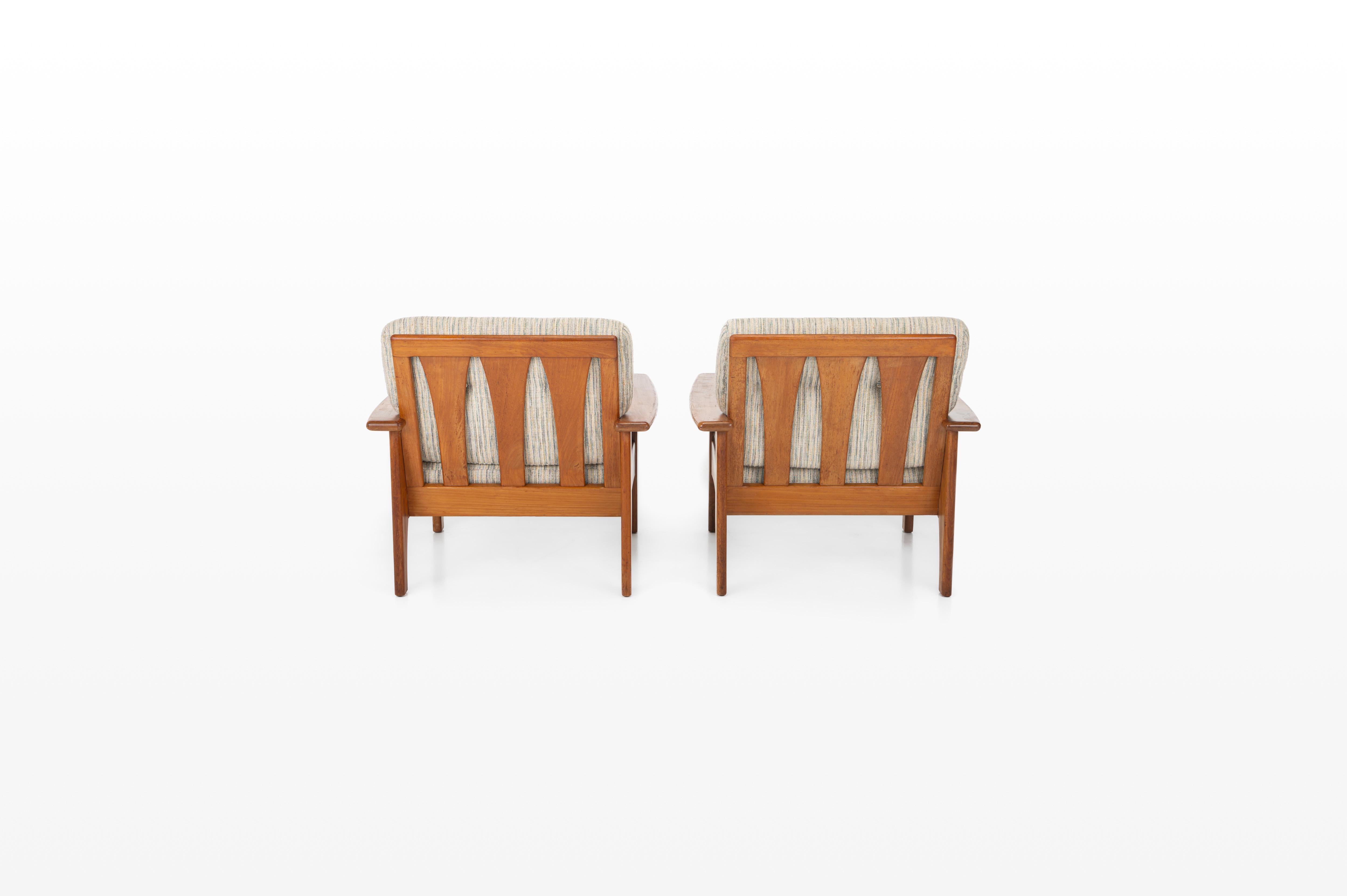 Scandinavian Modern Pair of vintage lounge chairs For Sale