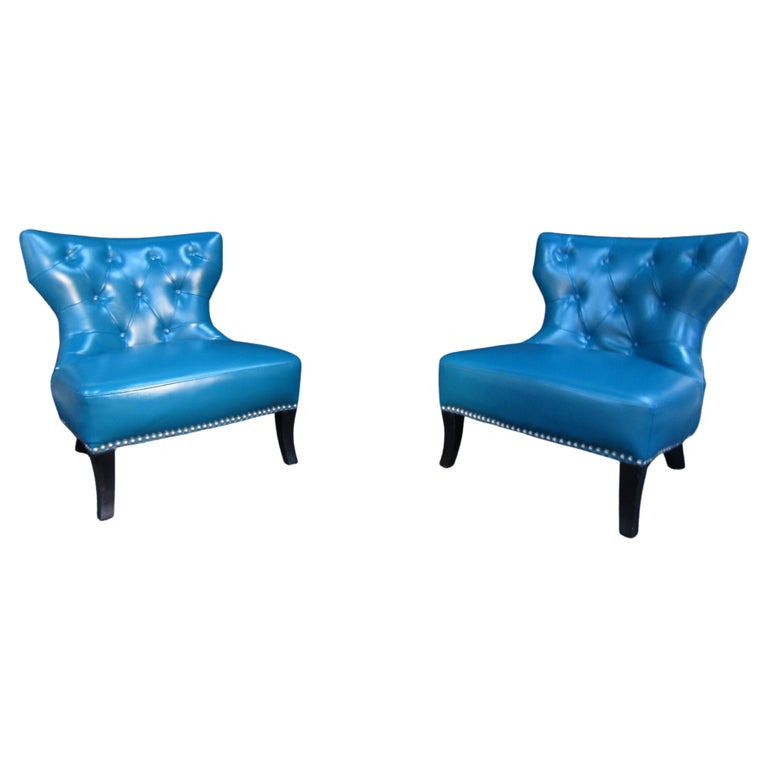 Pair of Vintage Lounge Chairs For Sale at 1stDibs