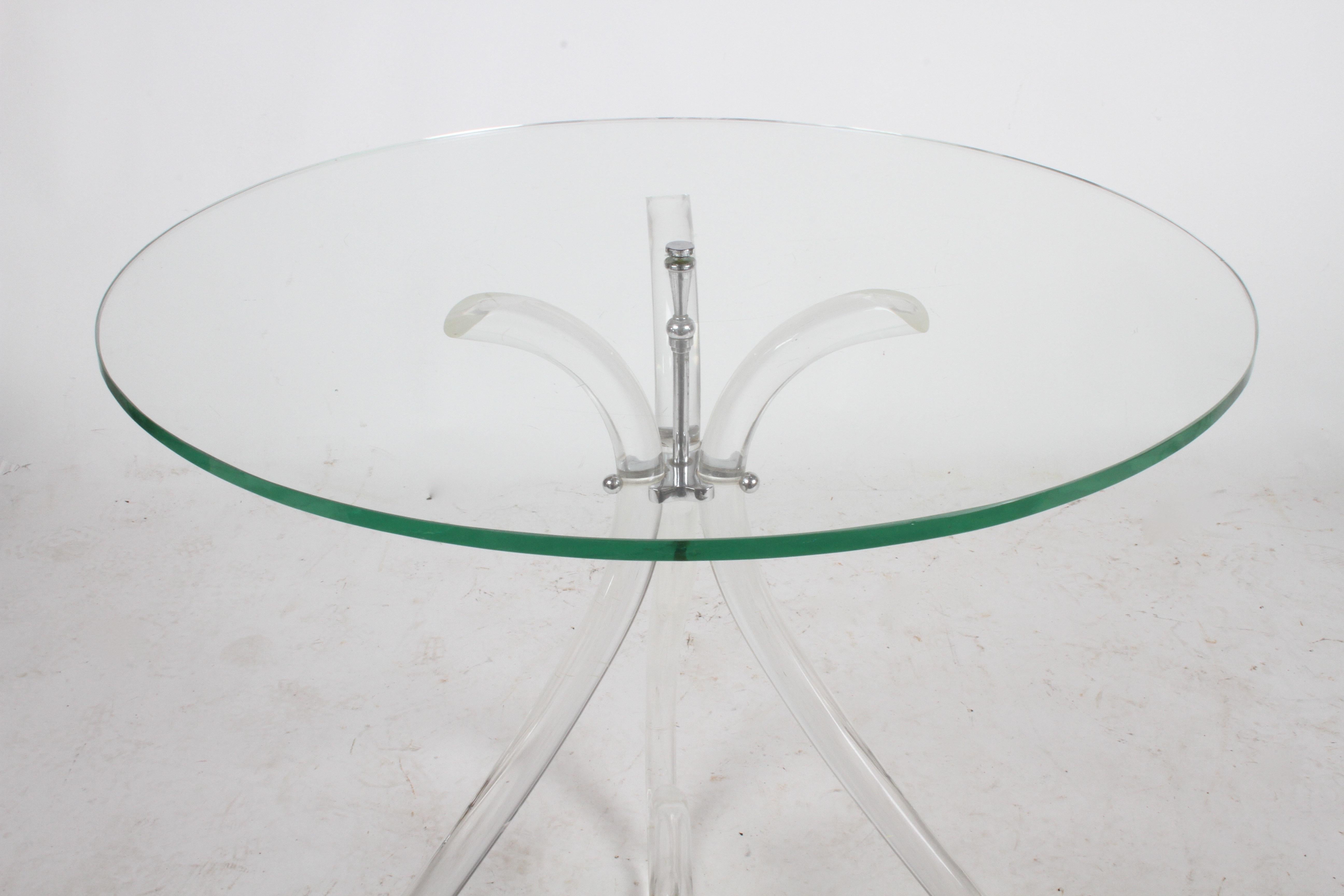 Pair of Vintage Lucite and Glass Side Tables in the Style of Dorothy Thorpe In Good Condition For Sale In St. Louis, MO