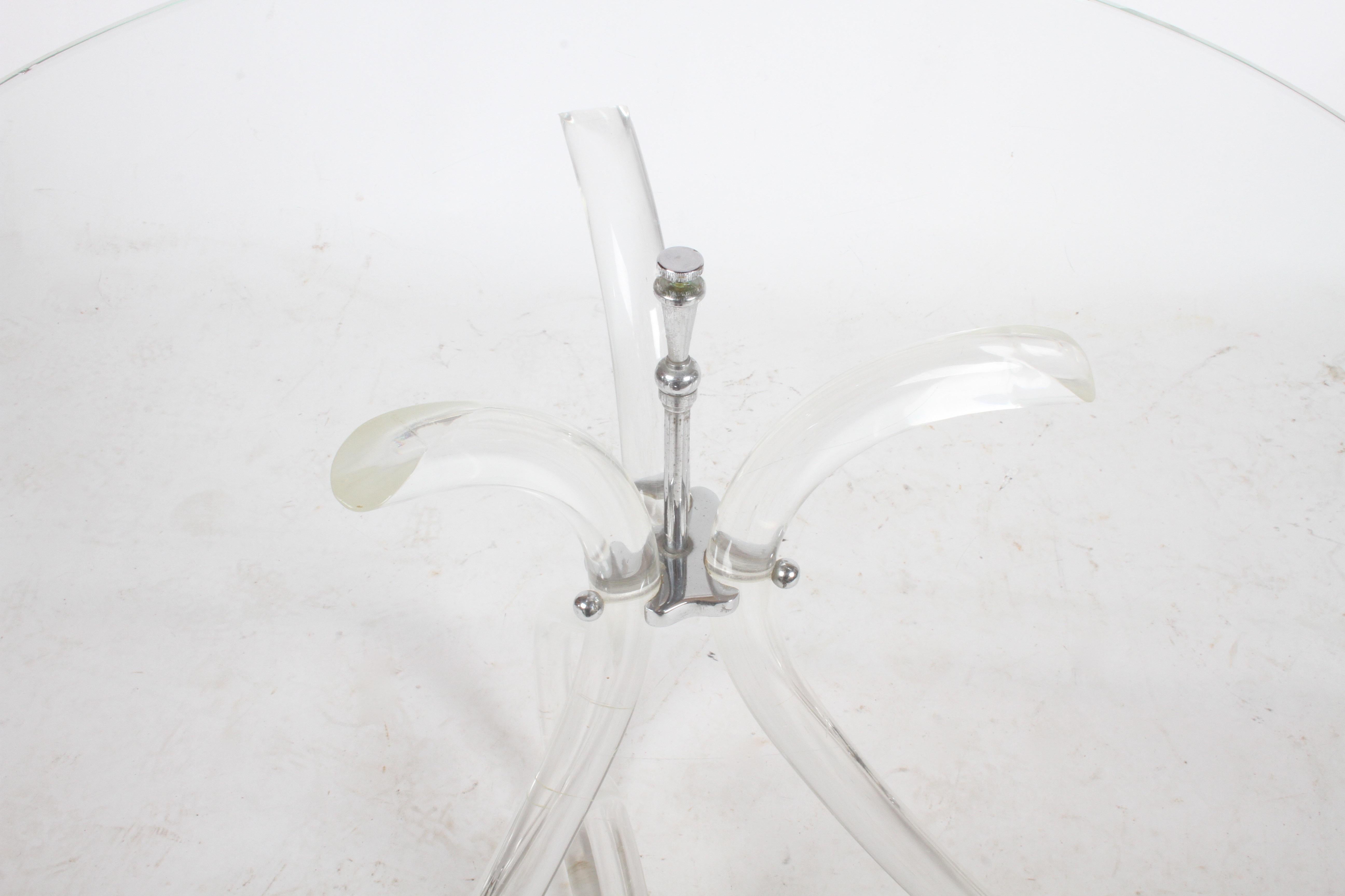 Pair of Vintage Lucite and Glass Side Tables in the Style of Dorothy Thorpe For Sale 3