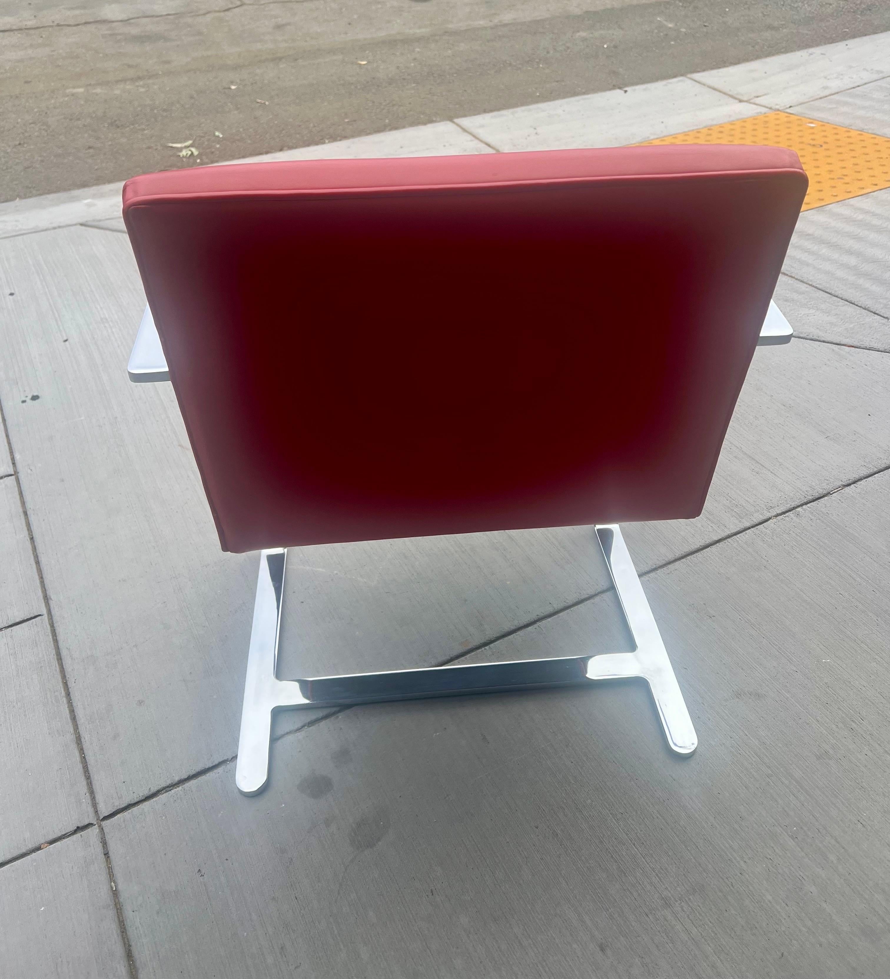 Pair of Vintage Ludwig Mies van der Rohe Flat Bar Brno Chairs For Knoll Leather For Sale 5
