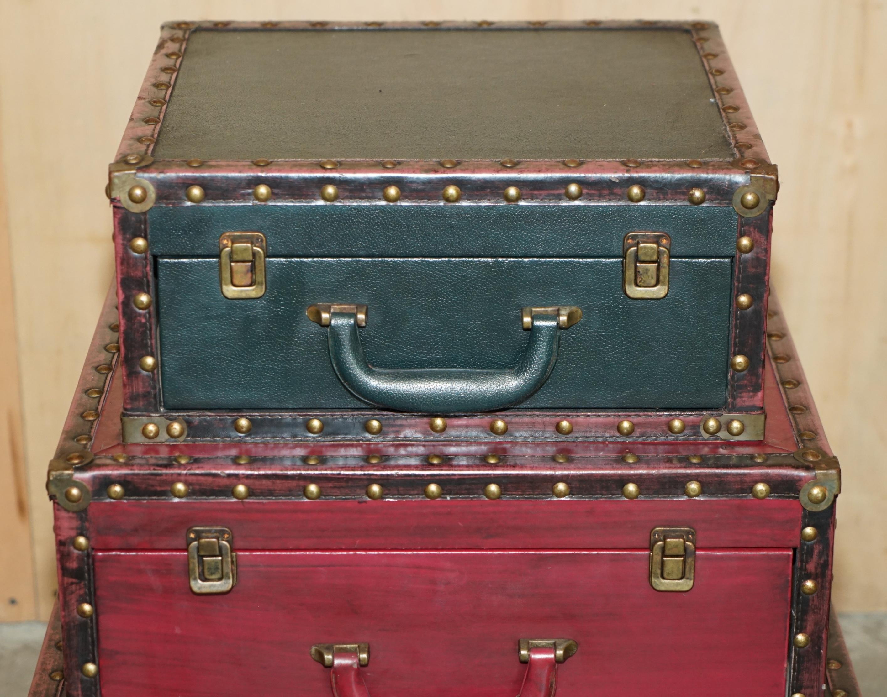 Paire de raquettes de table vintage de style TRunk à dos nu et à côté Bon état - En vente à West Sussex, Pulborough