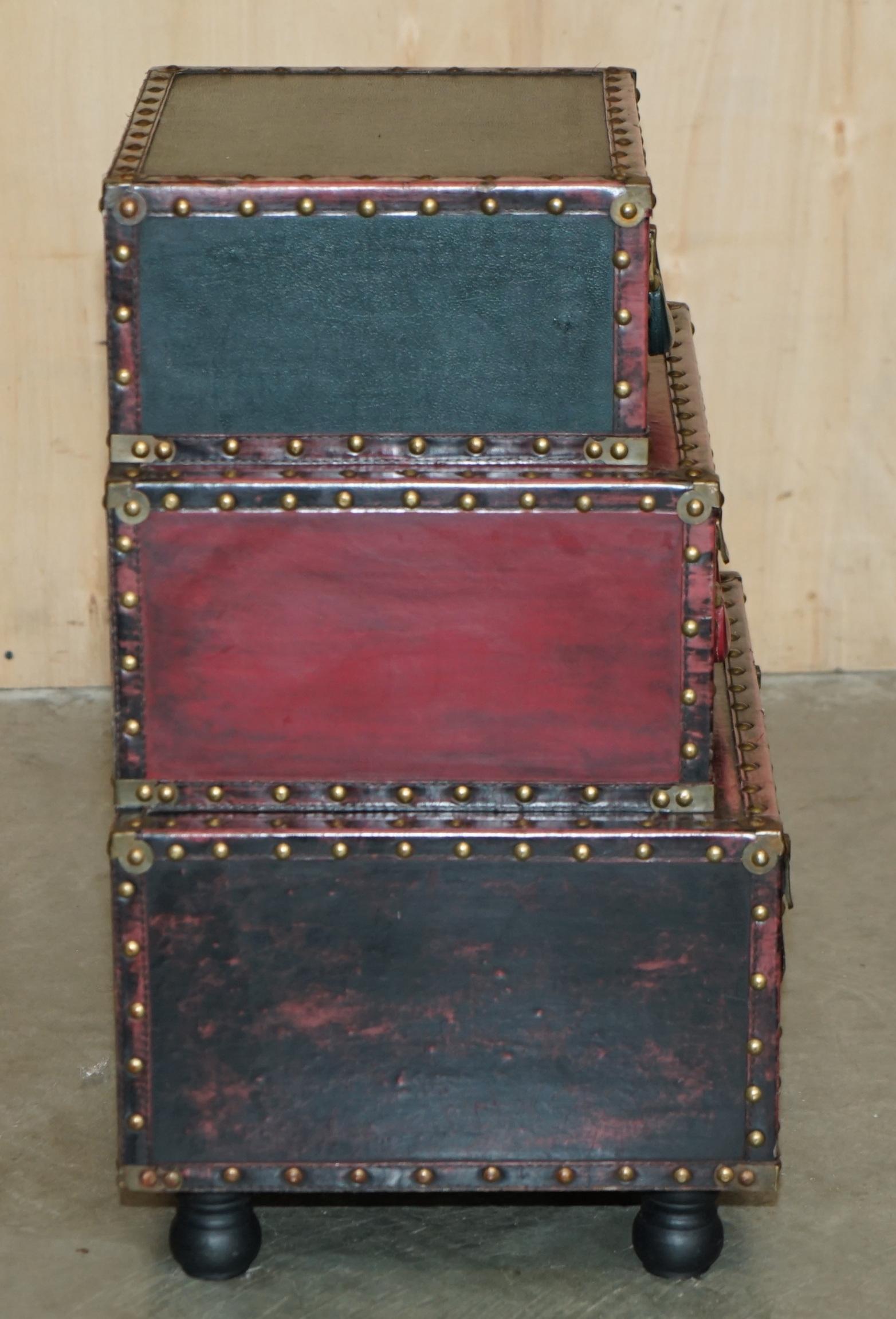 Paire de raquettes de table vintage de style TRunk à dos nu et à côté en vente 1