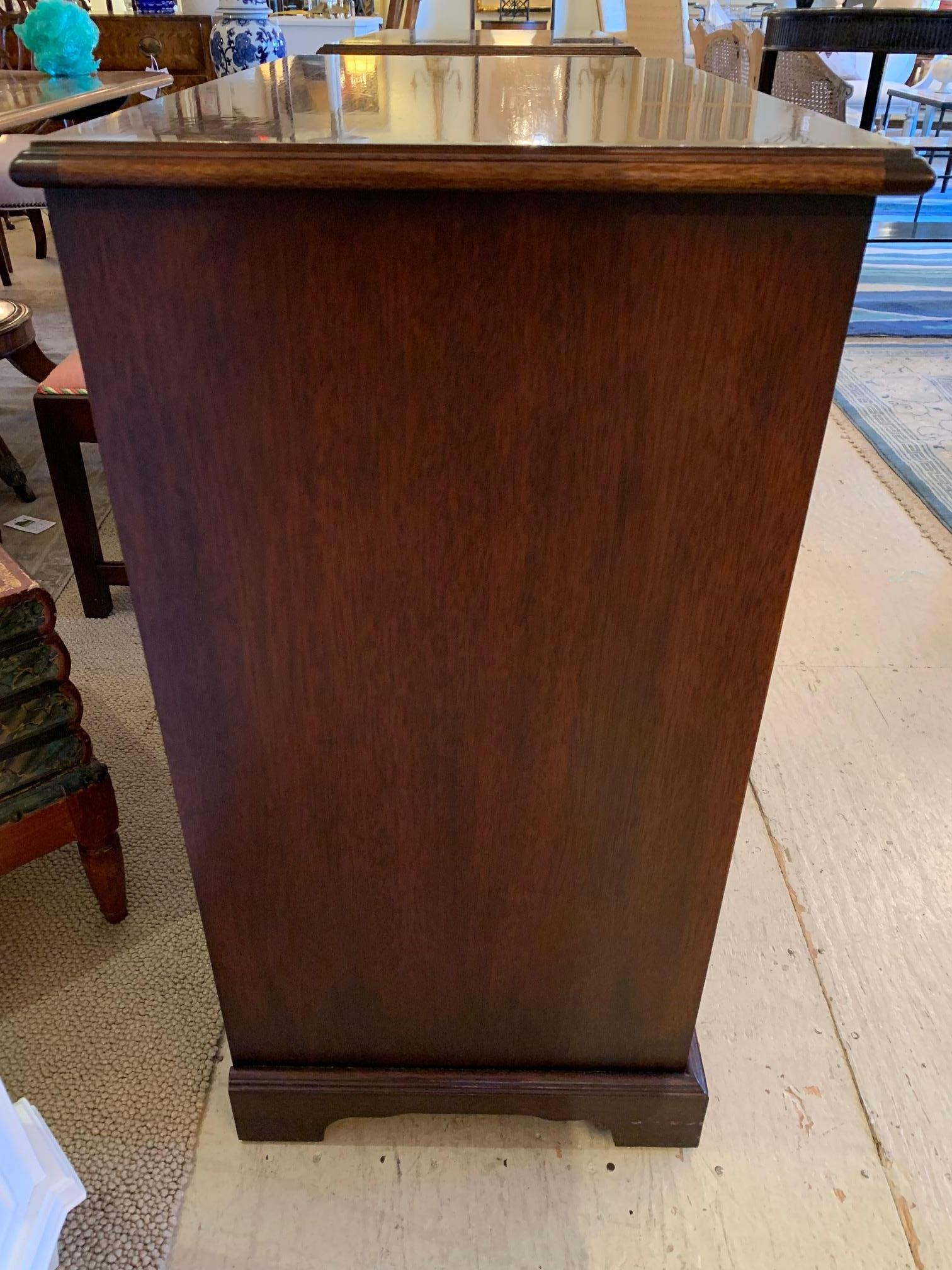 Pair of Vintage Mahogany Chippendale Style Bachelor Chests Night Stands For Sale 4