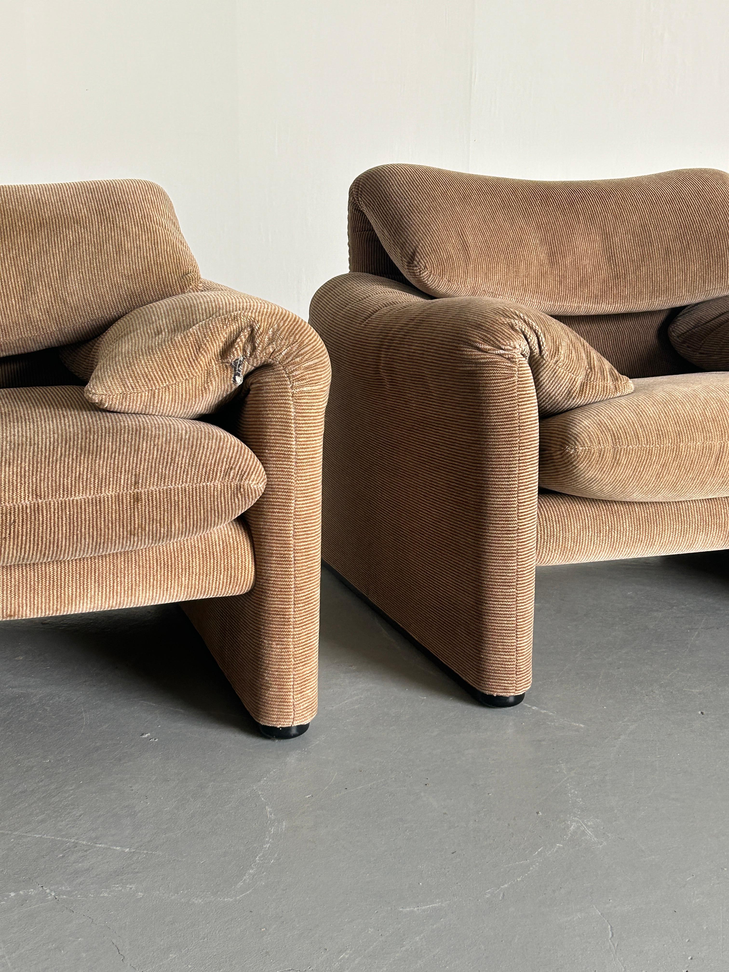 Pair of Vintage 'Maralunga' Armchairs by Vico Magistretti for Cassina, 1970s 4