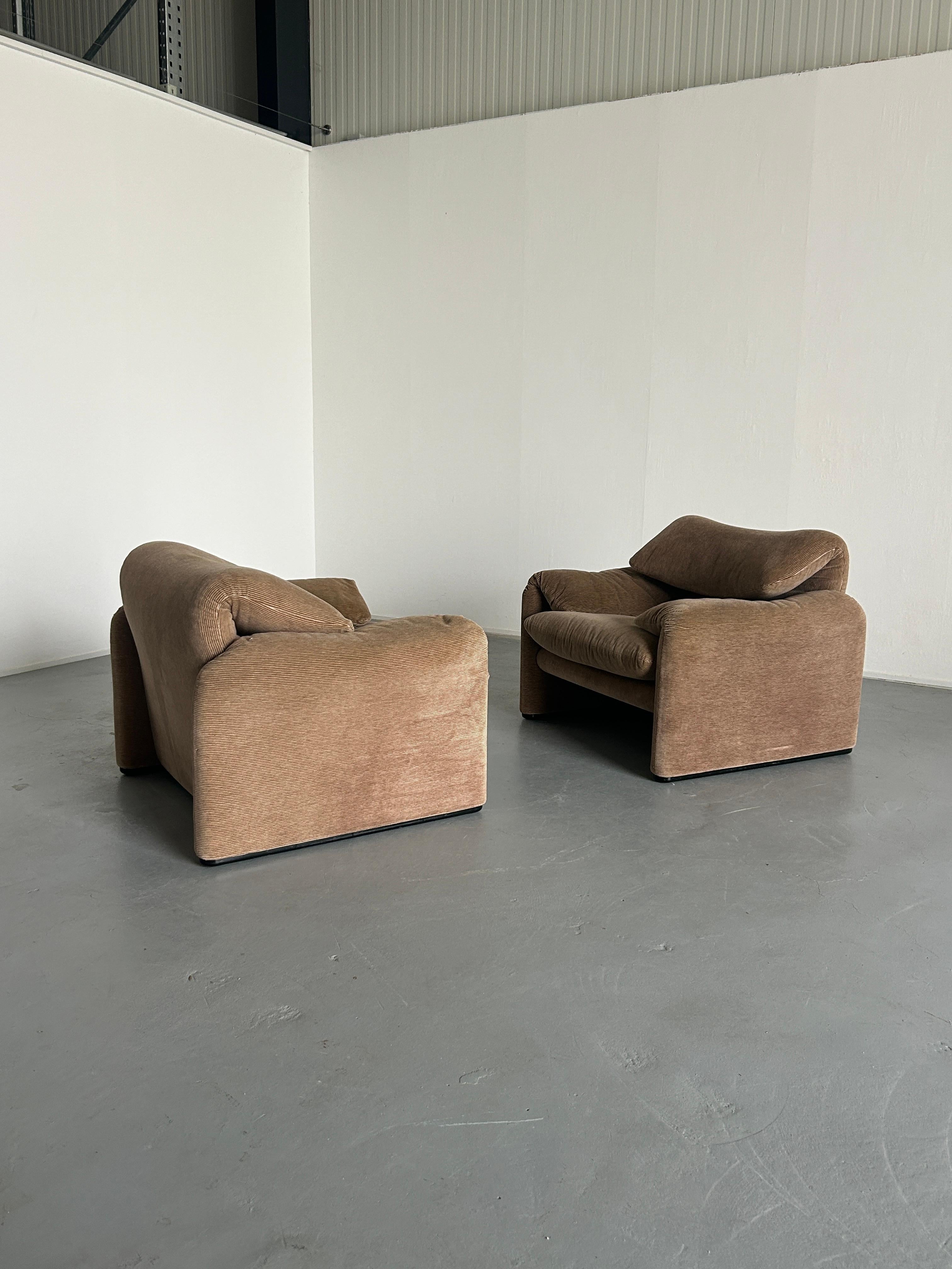 Late 20th Century Pair of Vintage 'Maralunga' Armchairs by Vico Magistretti for Cassina, 1970s