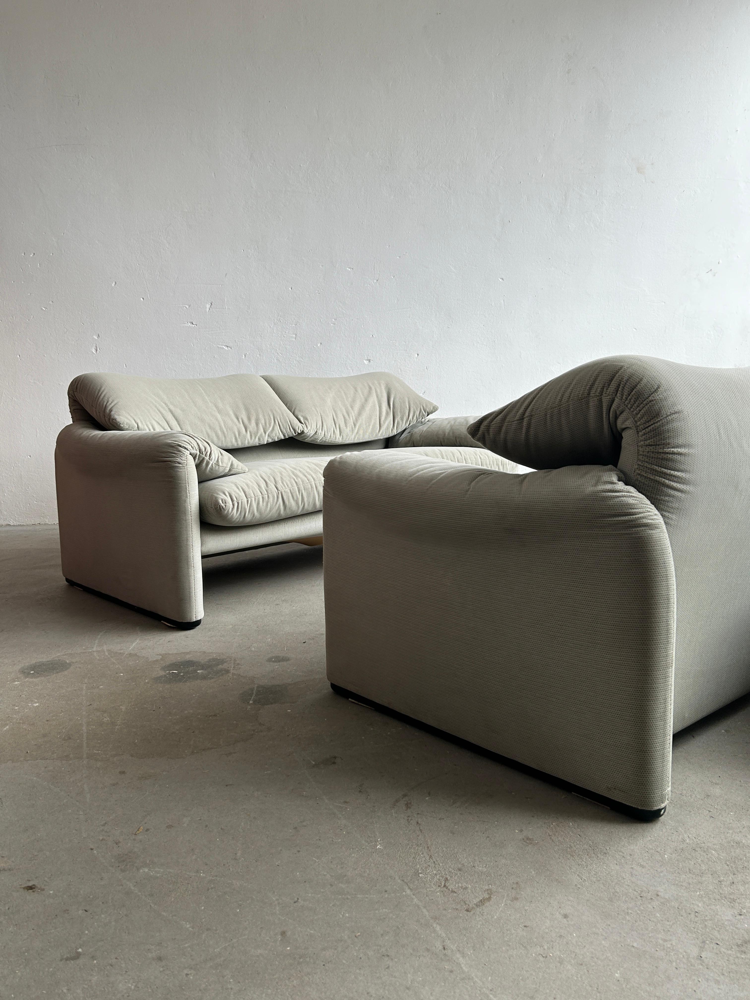 Pair of Vintage 'Maralunga' Two-Seater Sofas, Vico Magistretti for Cassina, 1970 In Good Condition In Zagreb, HR