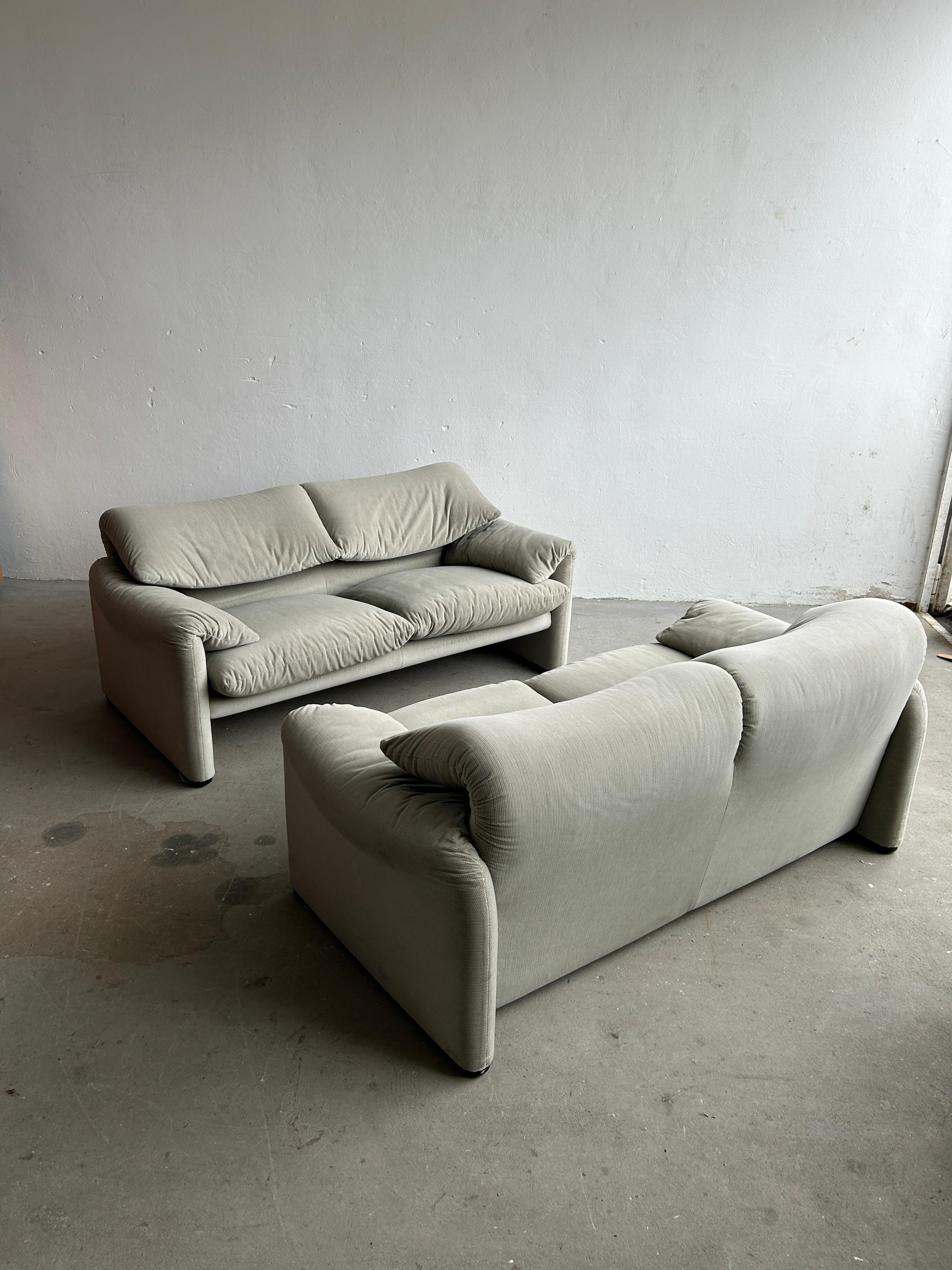 Late 20th Century Pair of Vintage 'Maralunga' Two-Seater Sofas, Vico Magistretti for Cassina, 1970