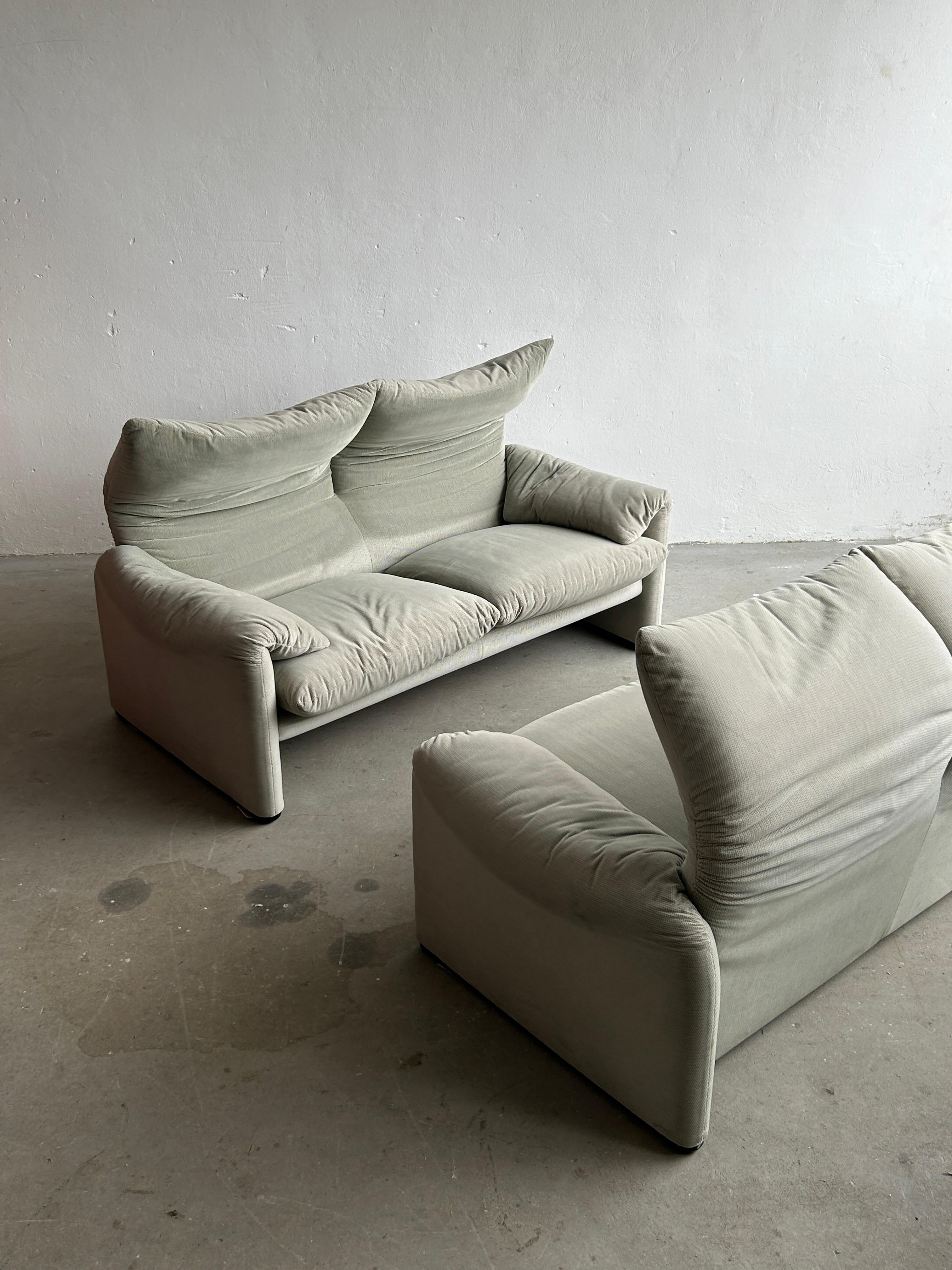 Pair of Vintage 'Maralunga' Two-Seater Sofas, Vico Magistretti for Cassina, 1970 1