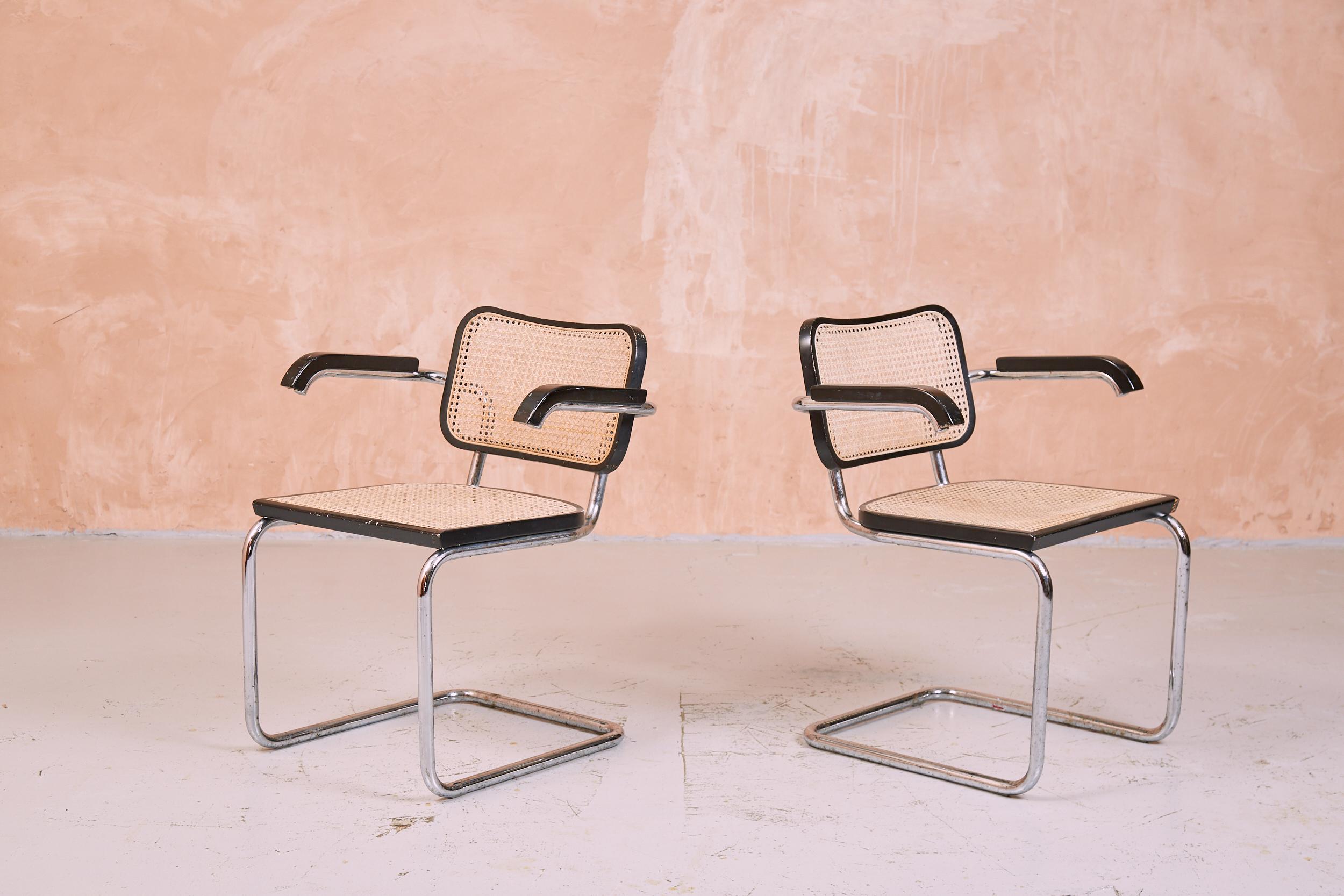 Pair Of Vintage Marcel Breuer Cesca Carver Chairs In Black, 1970s In Good Condition For Sale In London, GB