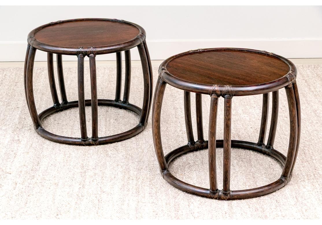 Mid-Century moderno Coppia di tavolini in rattan McGuire d'epoca a forma di tamburo in vendita