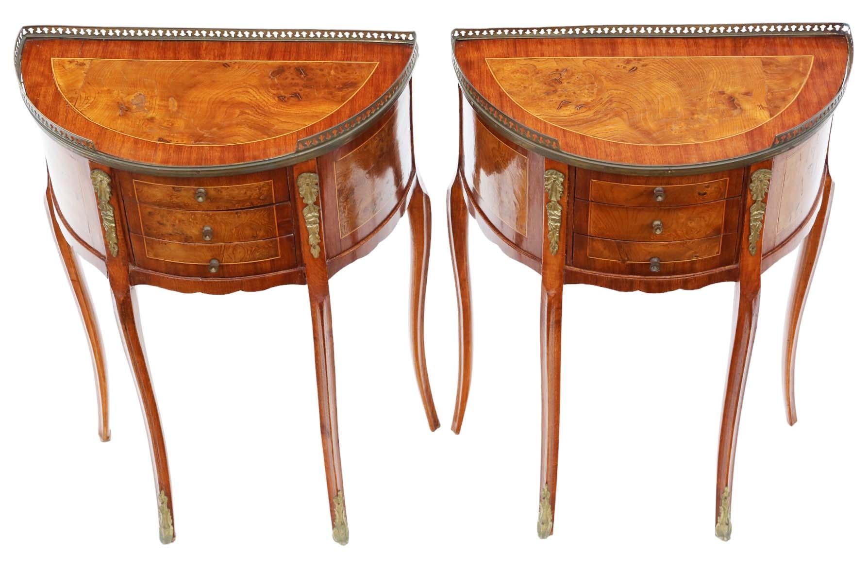 Pair of Vintage Mid-20th Century Burr Elm or Walnut Bedside Tables Nightstands In Good Condition In Wisbech, Cambridgeshire