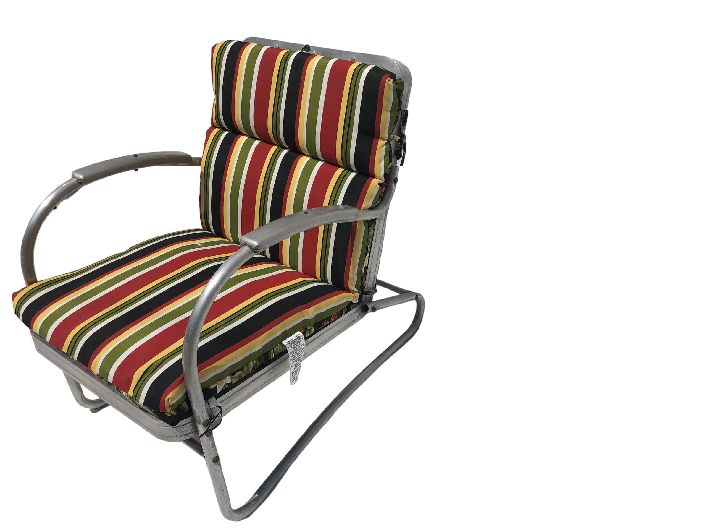 Paar von  Vintage Mid Century Aluminium Patio Stühle. (amerikanisch) im Angebot