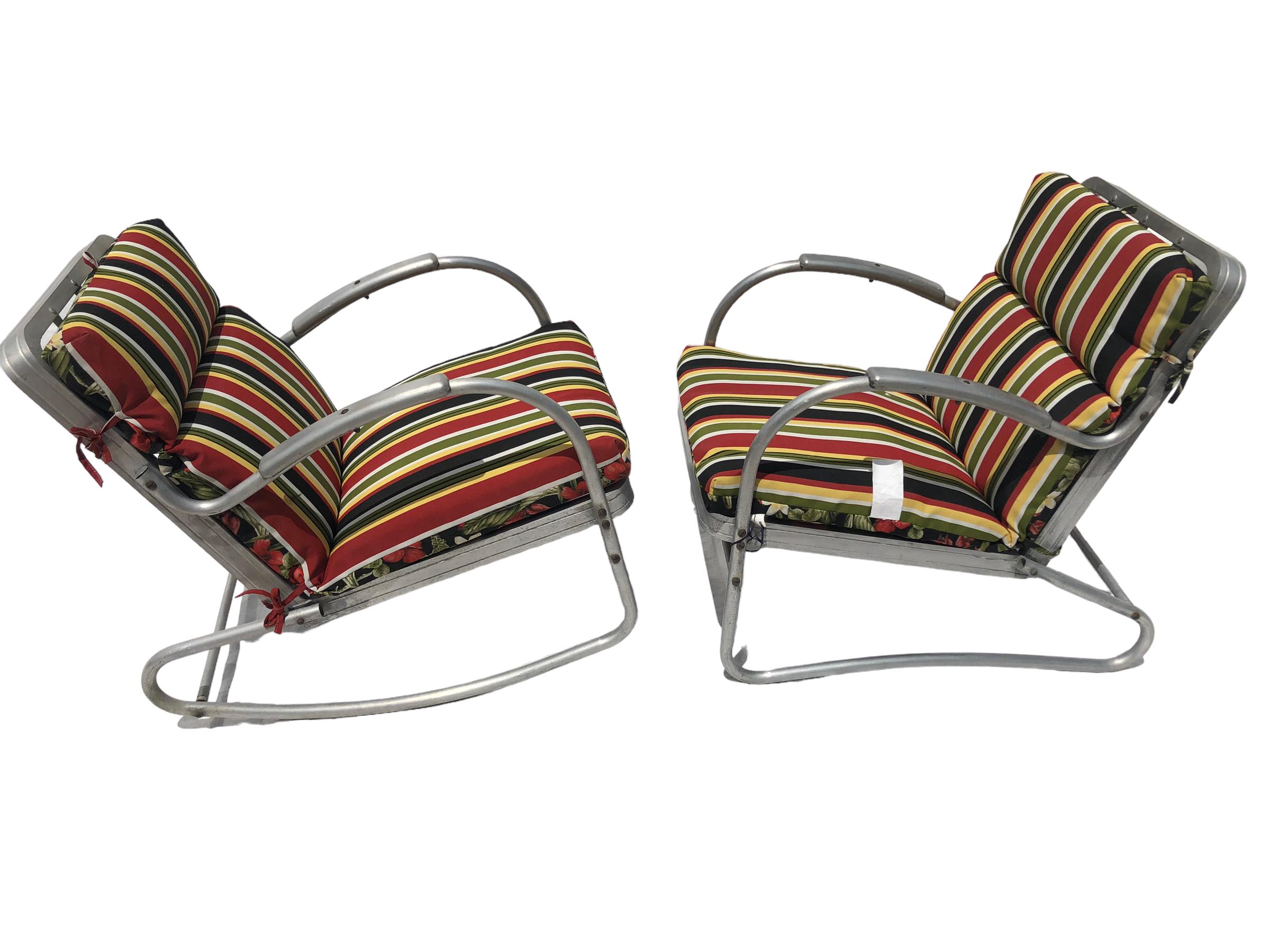 Paar von  Vintage Mid Century Aluminium Patio Stühle. im Zustand „Gut“ im Angebot in Chapel Hill, NC