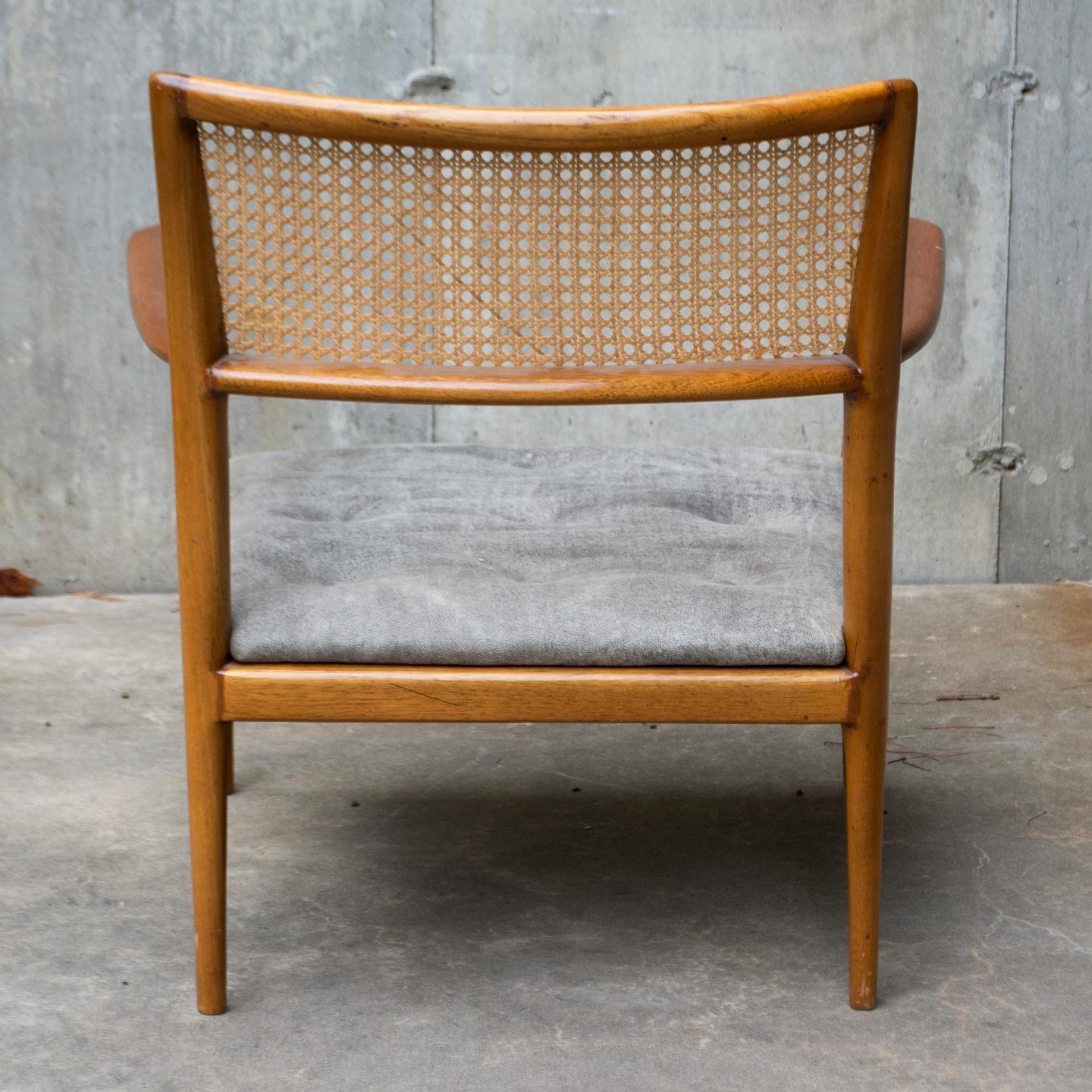 Paire de fauteuils vintage du milieu du siècle par Carlos Milan Bon état - En vente à Wilton, CT