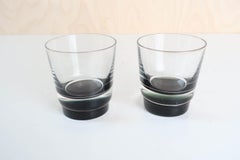 Paire de gobelets à whisky noirs et transparents Vintage Mid-Century. Écosse, années 1960