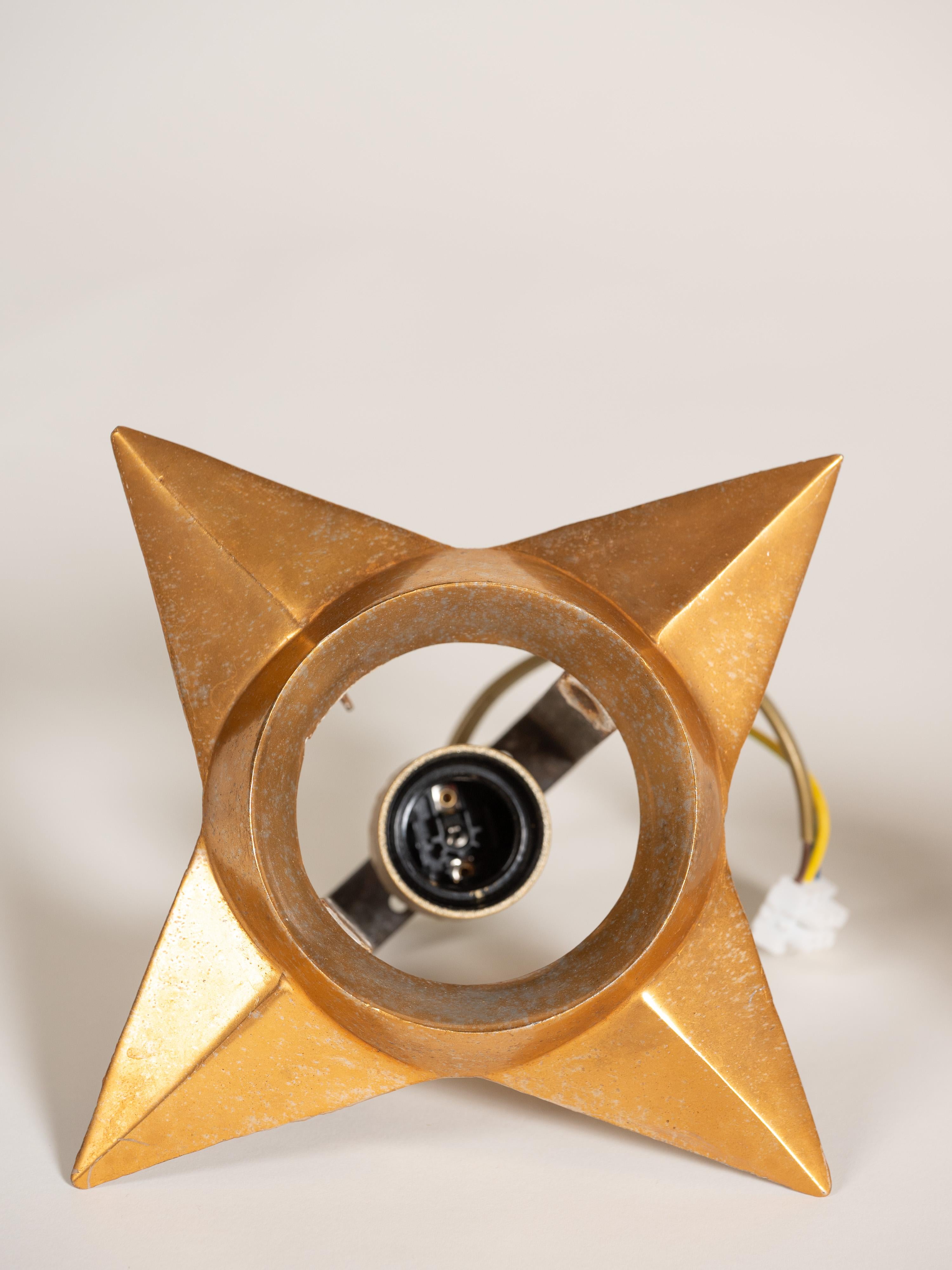 Spagnolo Coppia di plafoniere a stella in ottone d'epoca della metà del secolo scorso, Spagna, anni '60 in vendita