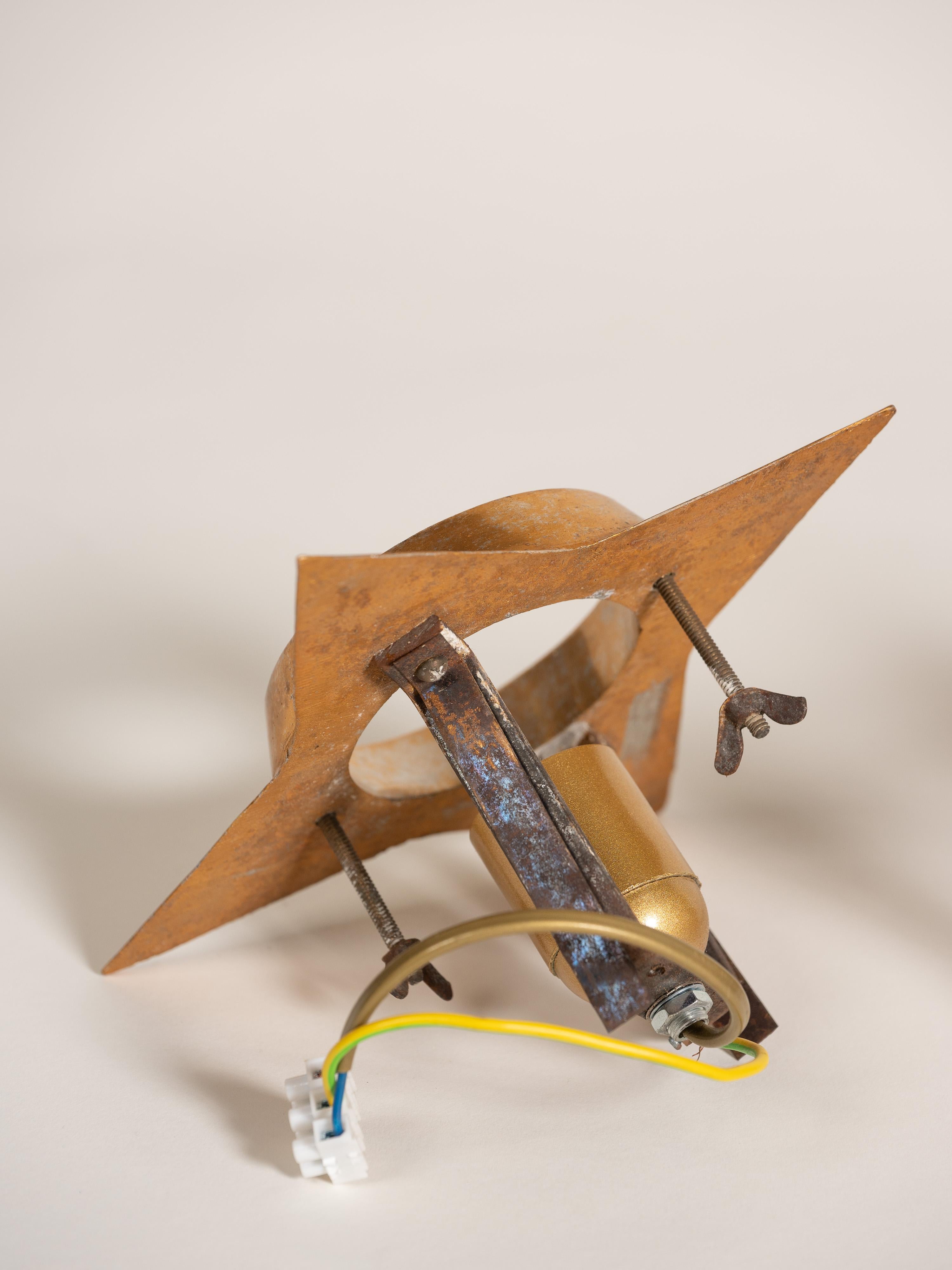 Metà XX secolo Coppia di plafoniere a stella in ottone d'epoca della metà del secolo scorso, Spagna, anni '60 in vendita