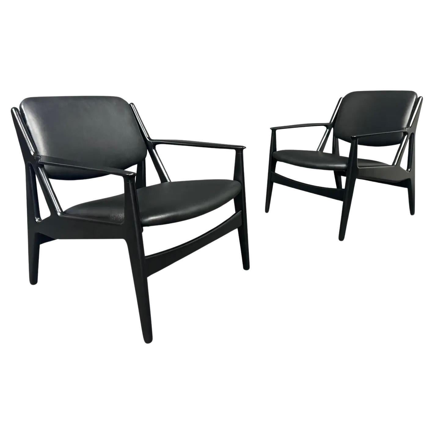 Pair of Vintage Mid Century Danish Modern "Ella" Lounge Chairs by Arne Vodder For Sale