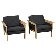 Paire de fauteuils de salon danois modernes du milieu du siècle en chêne et feutre gris, années 1960