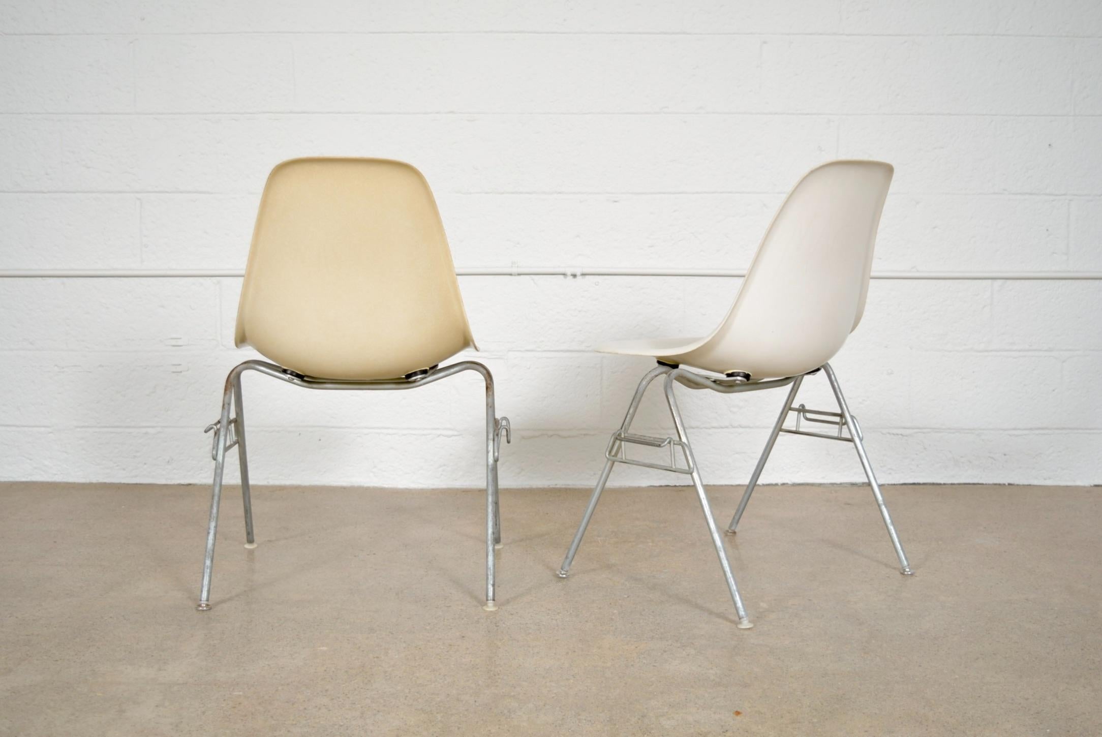 Mid-Century Modern Pair of Vintage Mid Century Eames for Herman Miller DSS Fiberglass Shell Chairs For Sale