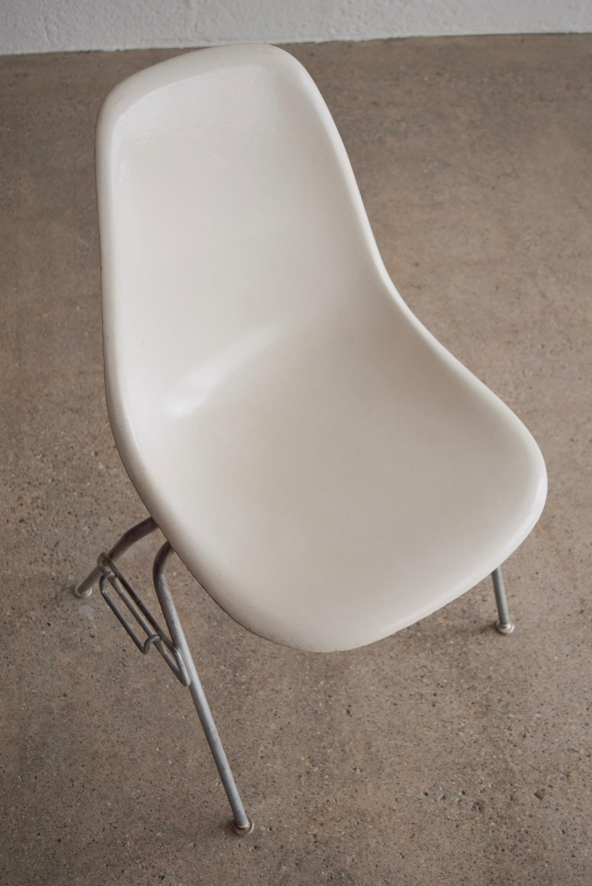 Mid-20th Century Pair of Vintage Mid Century Eames for Herman Miller DSS Fiberglass Shell Chairs For Sale